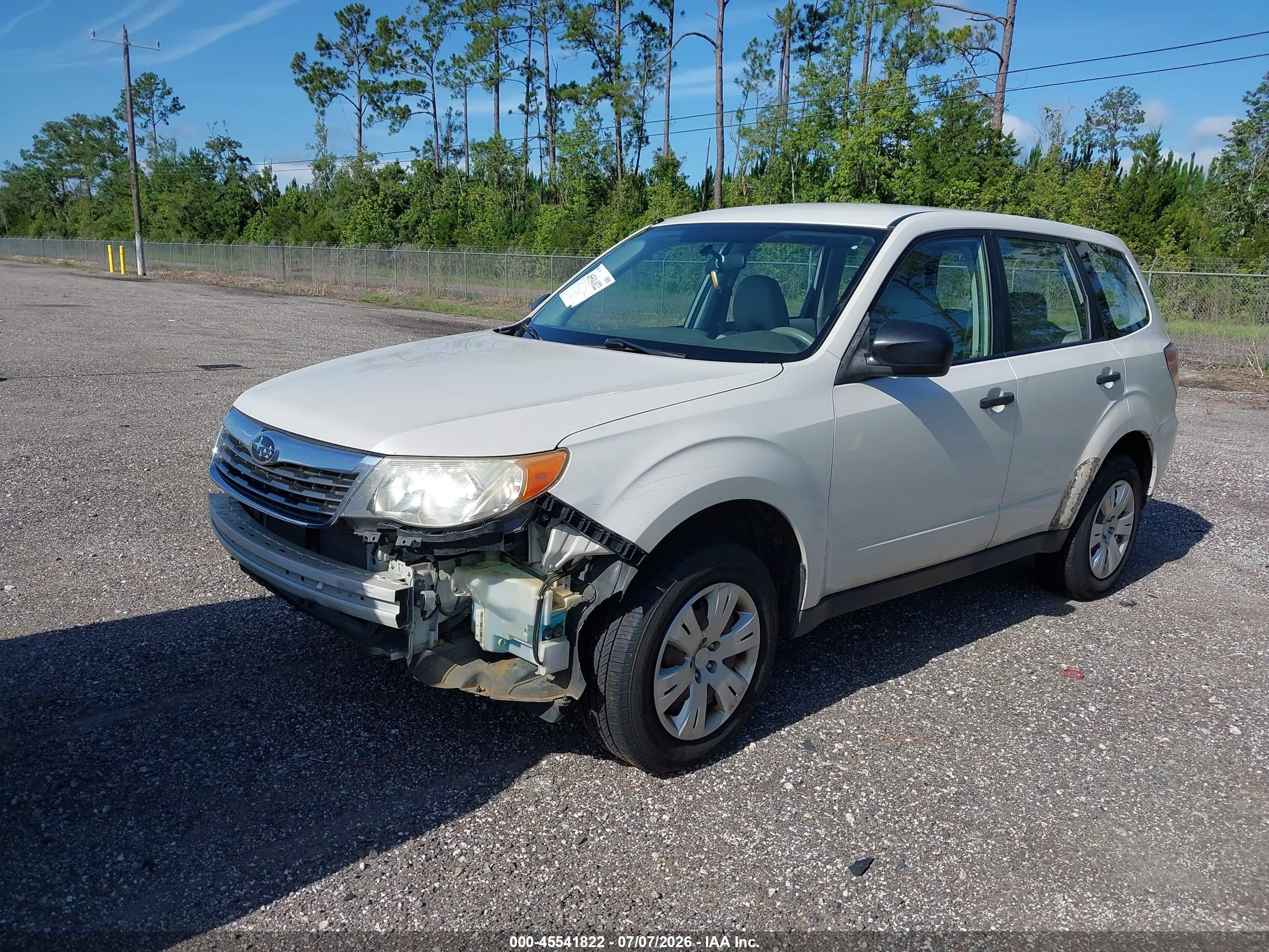 2010 Subaru Forester 2.5x Cream vin: JF2SH6AC7AG753967