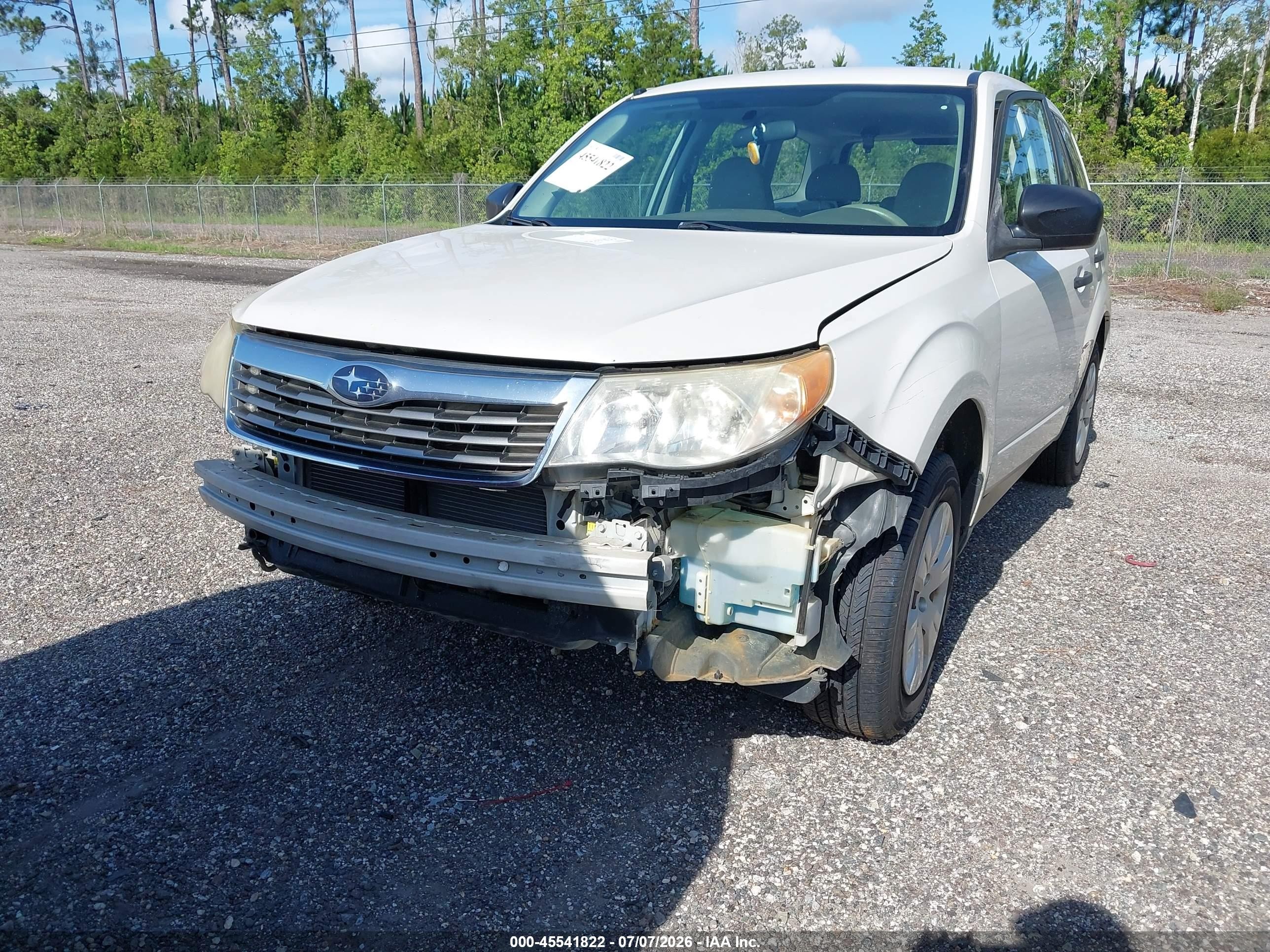 2010 Subaru Forester 2.5x Cream vin: JF2SH6AC7AG753967