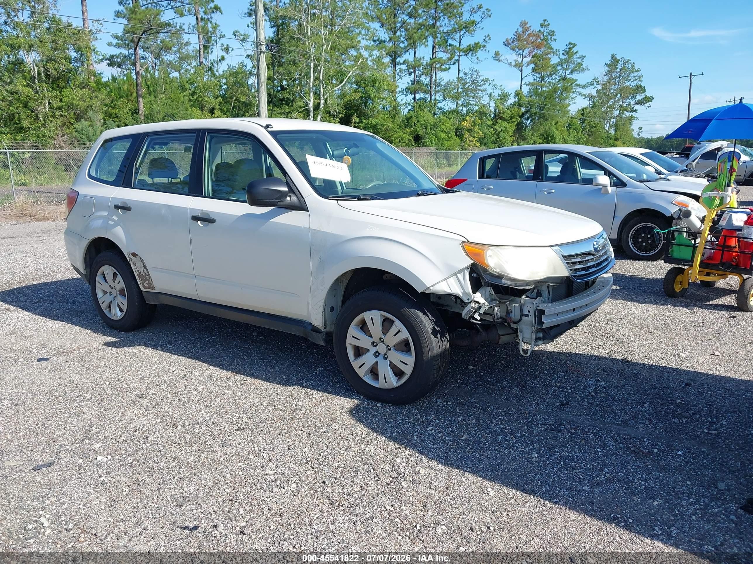 2010 Subaru Forester 2.5x Cream vin: JF2SH6AC7AG753967