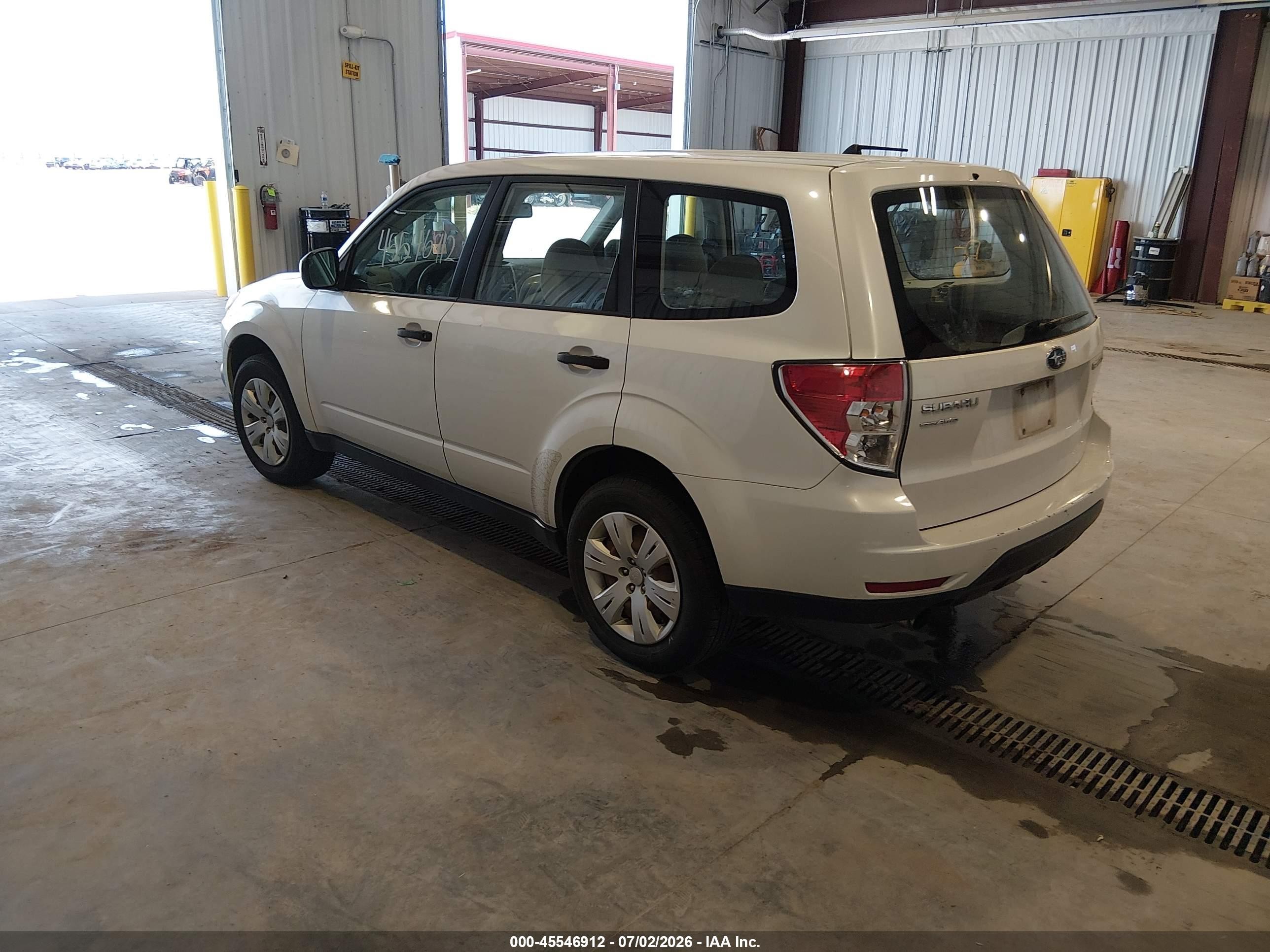 2010 Subaru Forester 2.5x Белый vin: JF2SH6AC7AH721448