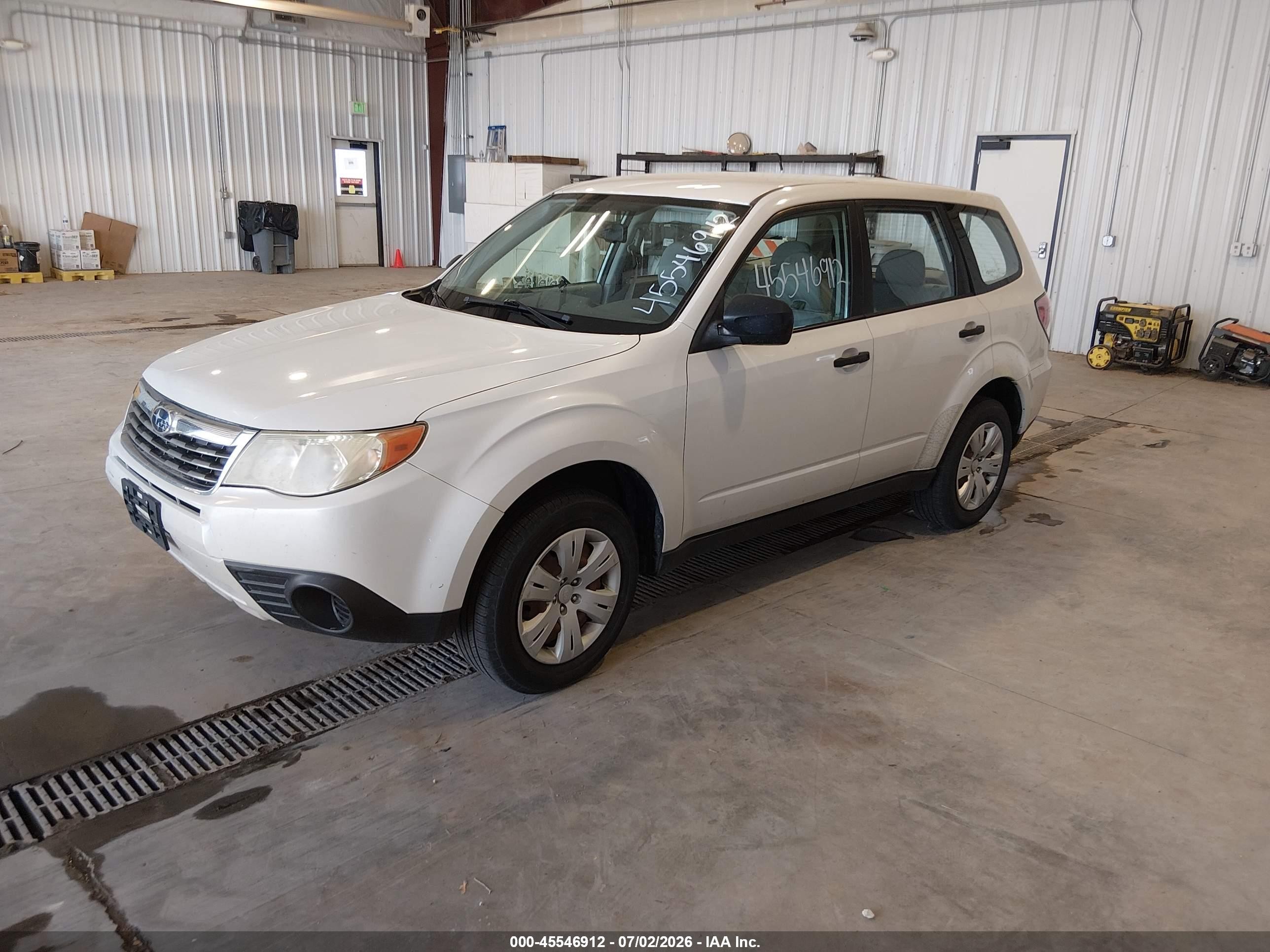 2010 Subaru Forester 2.5x Белый vin: JF2SH6AC7AH721448