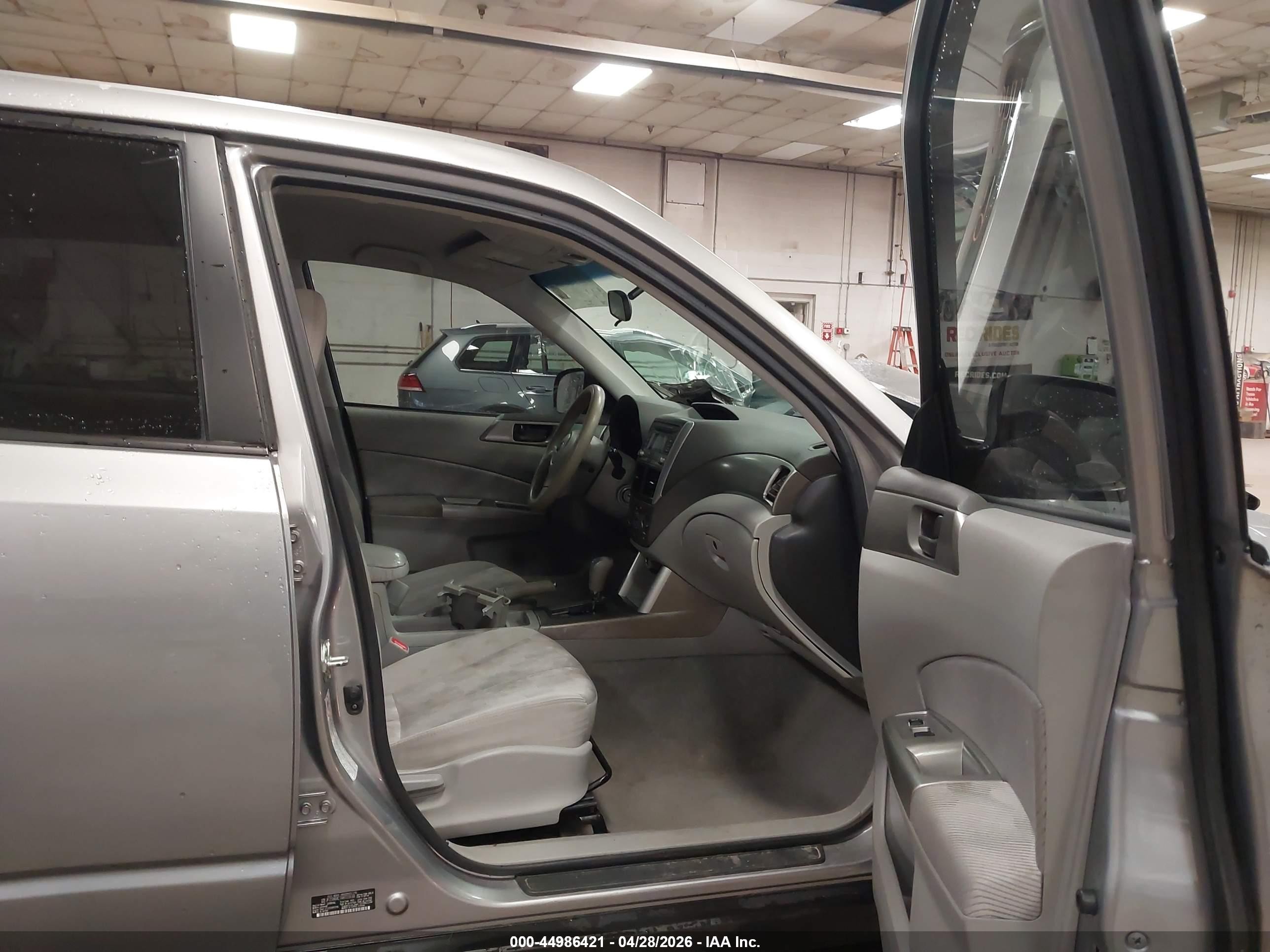 2010 Subaru Forester 2.5x Silver vin: JF2SH6AC7AH721630