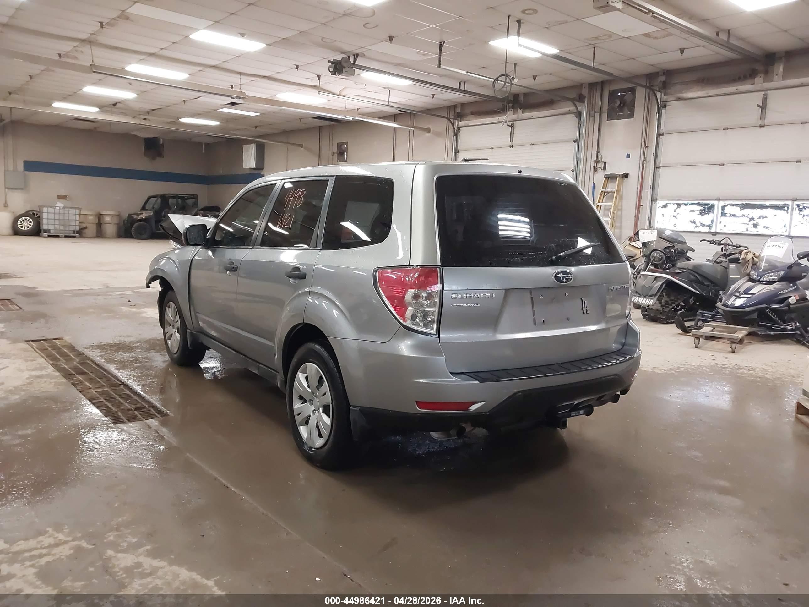 2010 Subaru Forester 2.5x Silver vin: JF2SH6AC7AH721630