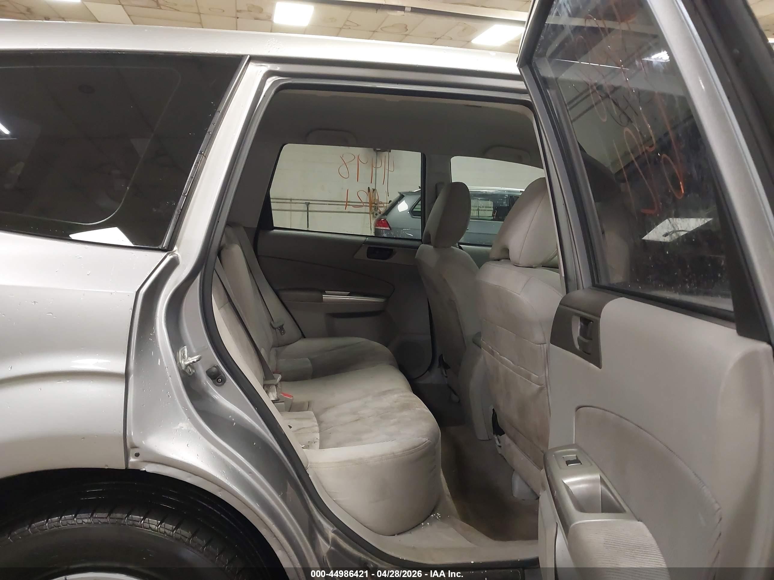 2010 Subaru Forester 2.5x Silver vin: JF2SH6AC7AH721630