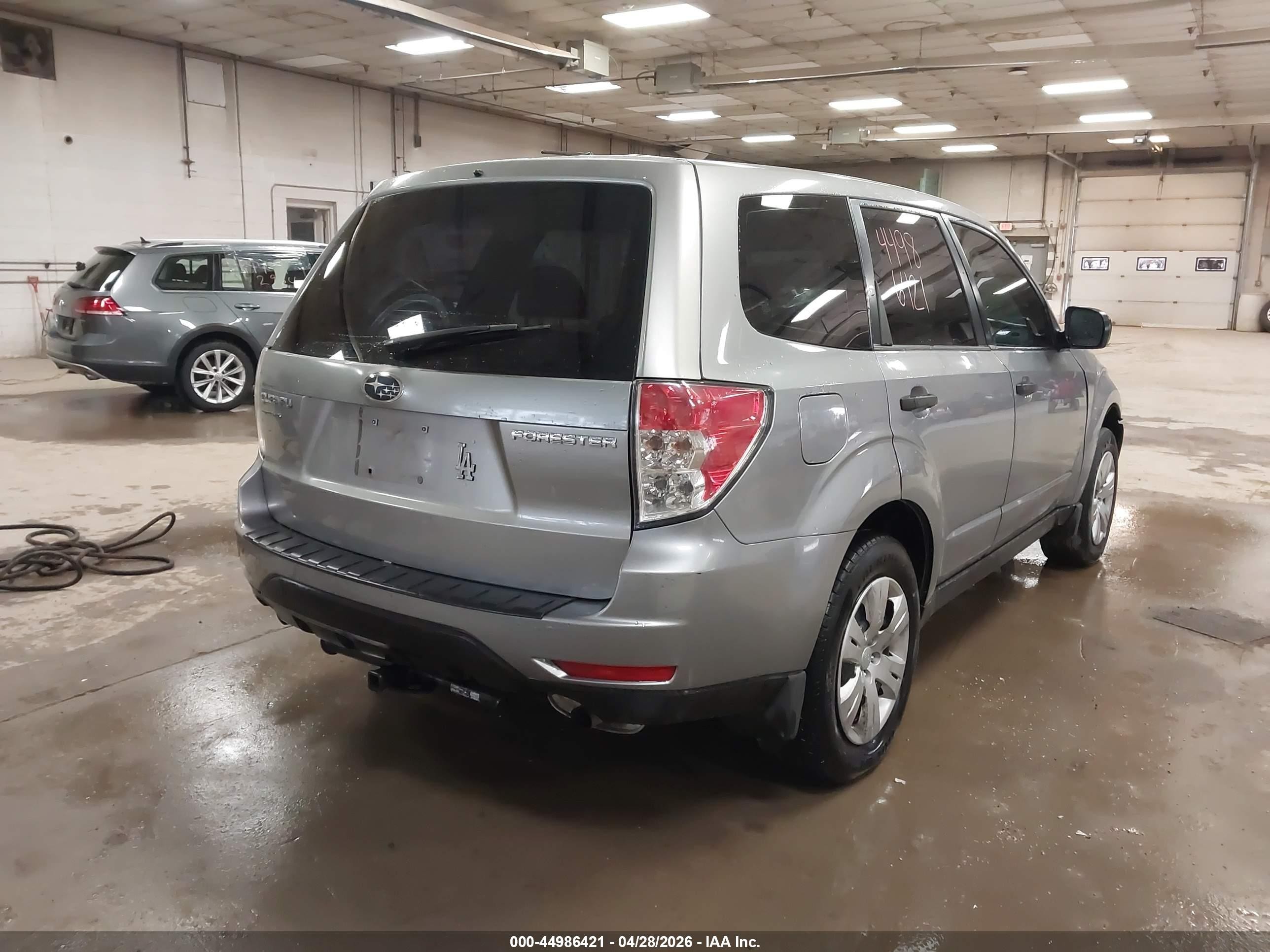 2010 Subaru Forester 2.5x Silver vin: JF2SH6AC7AH721630