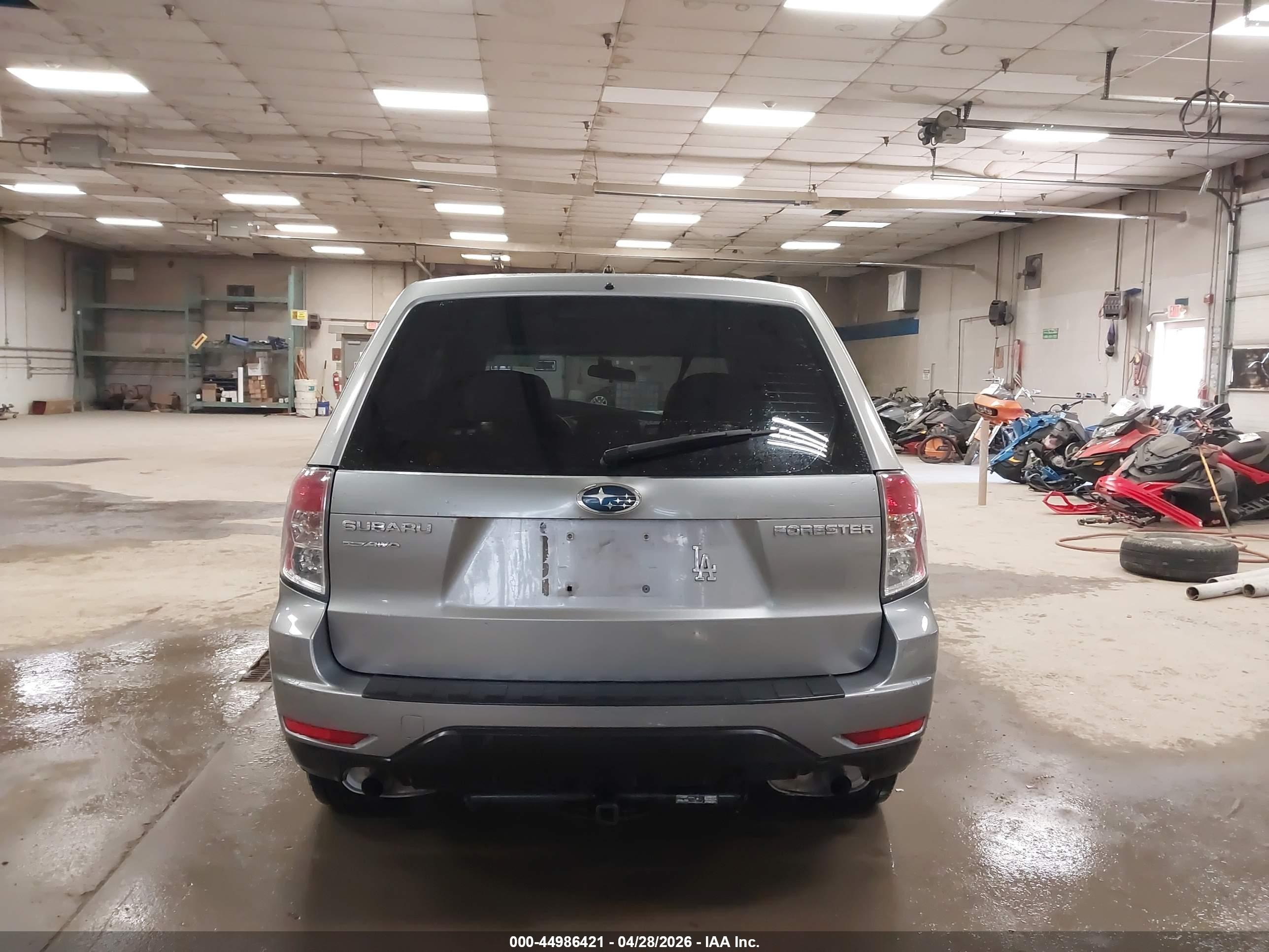 2010 Subaru Forester 2.5x Silver vin: JF2SH6AC7AH721630