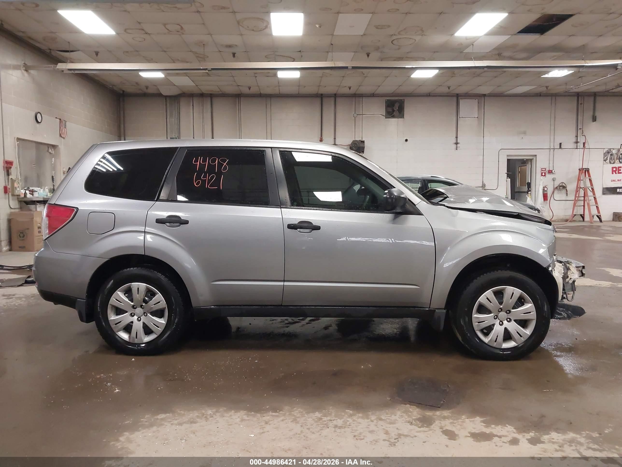 2010 Subaru Forester 2.5x Silver vin: JF2SH6AC7AH721630
