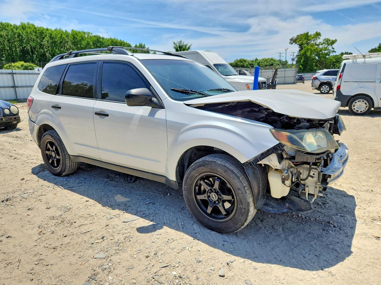 2010 Subaru Forester 2.5x White vin: JF2SH6AC8AG713722