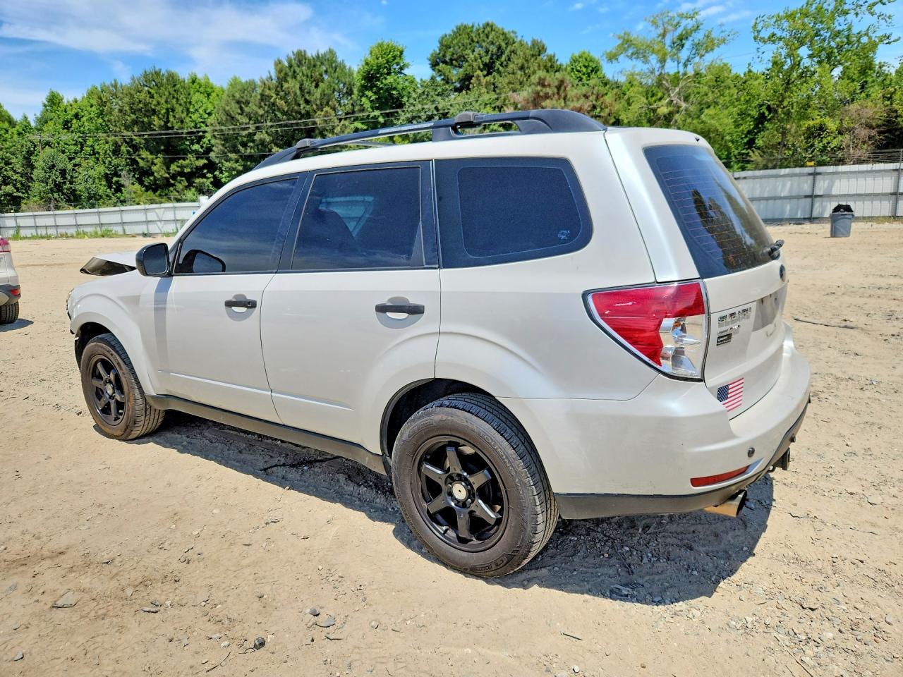 2010 Subaru Forester 2.5x White vin: JF2SH6AC8AG713722