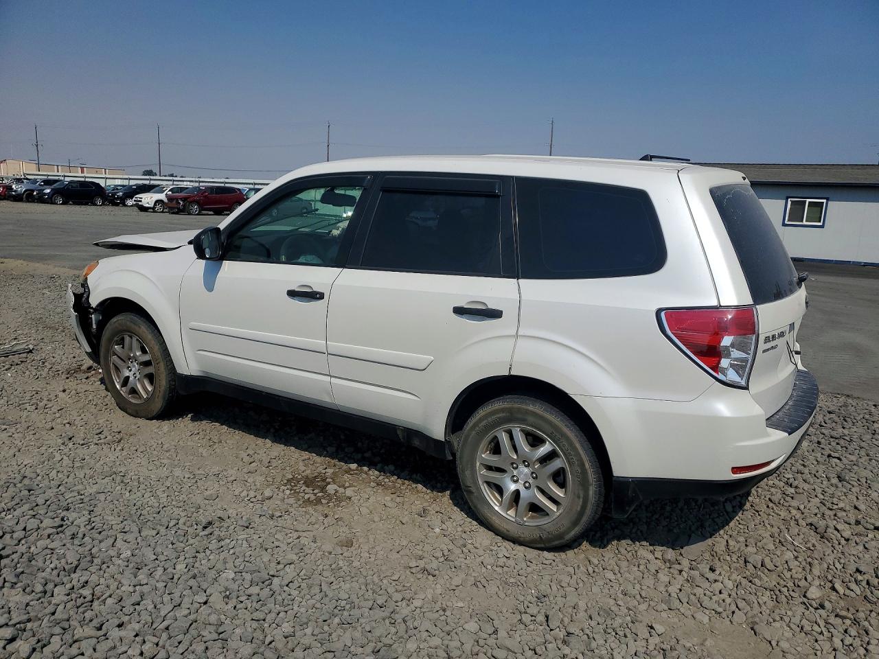 2010 Subaru Forester 2.5x White vin: JF2SH6AC8AH718154