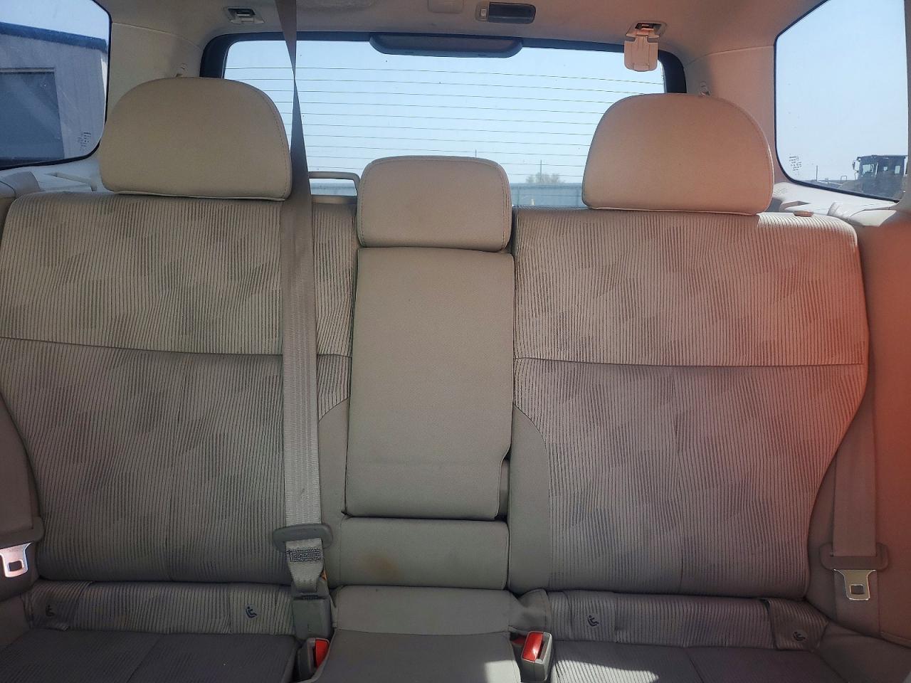 2010 Subaru Forester 2.5x White vin: JF2SH6AC8AH718154