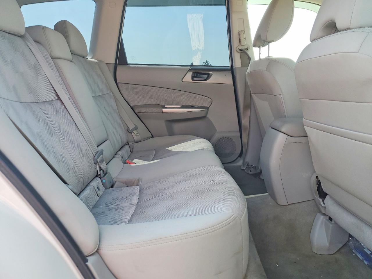 2010 Subaru Forester 2.5x White vin: JF2SH6AC8AH718154