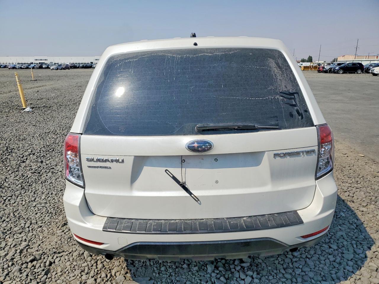 2010 Subaru Forester 2.5x White vin: JF2SH6AC8AH718154