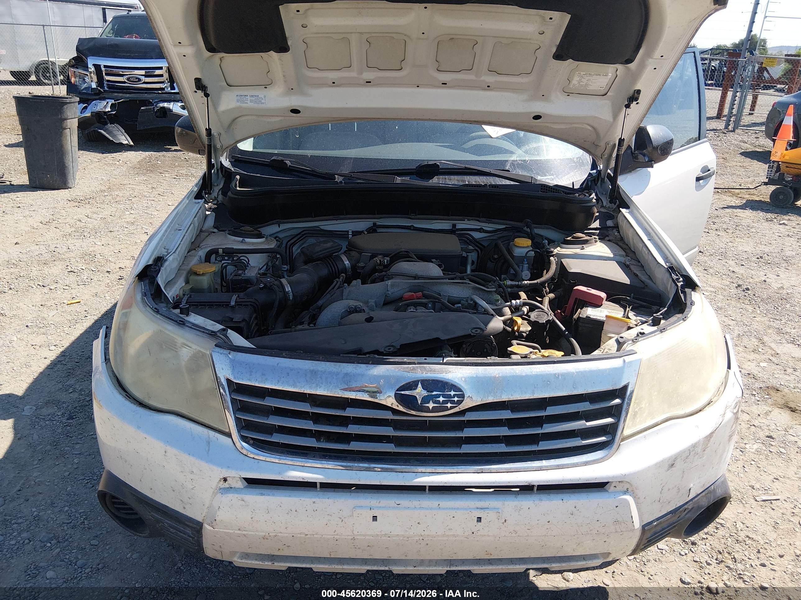 2010 Subaru Forester 2.5x Белый vin: JF2SH6AC8AH738145
