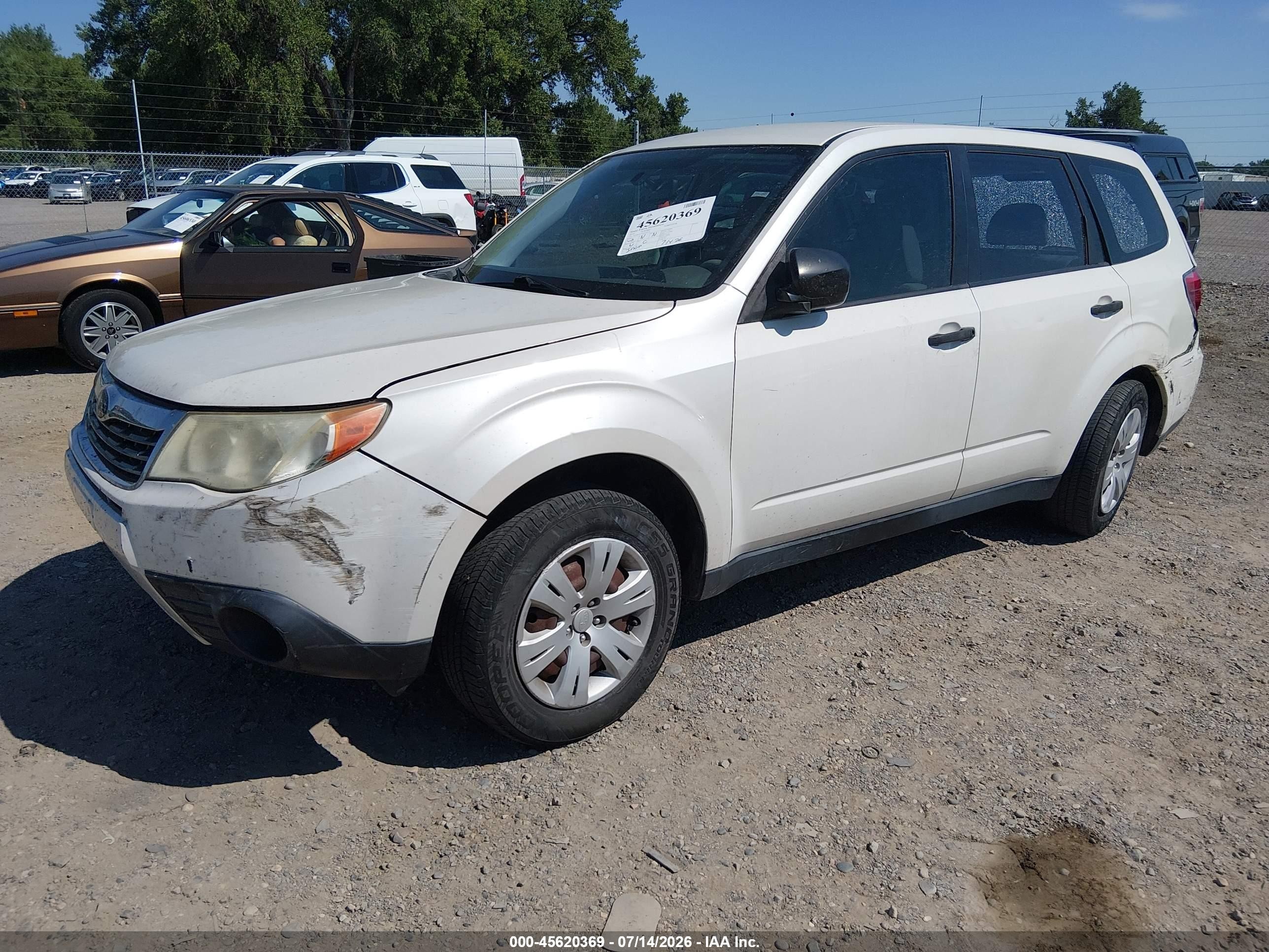 2010 Subaru Forester 2.5x Белый vin: JF2SH6AC8AH738145