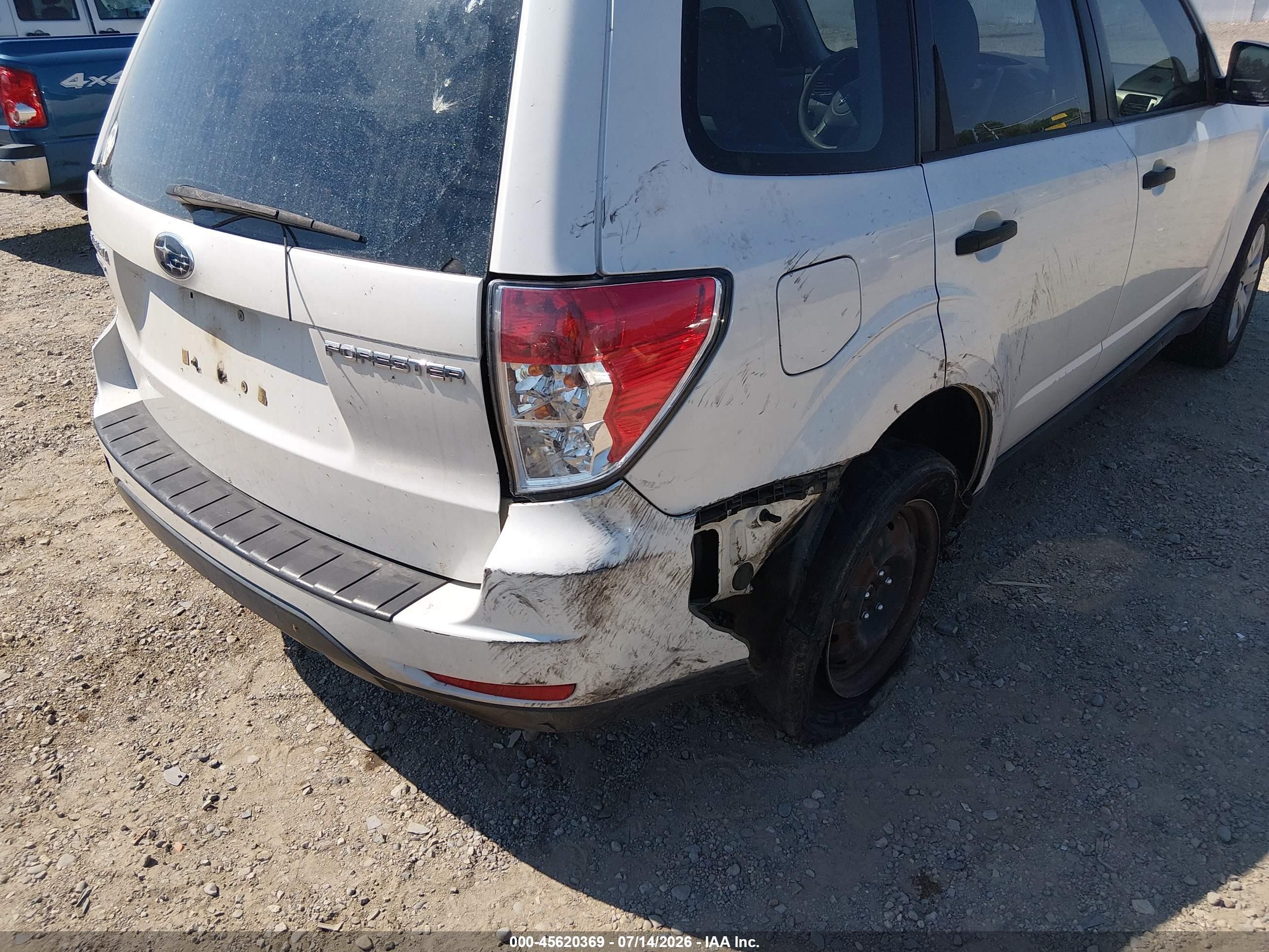 2010 Subaru Forester 2.5x Белый vin: JF2SH6AC8AH738145