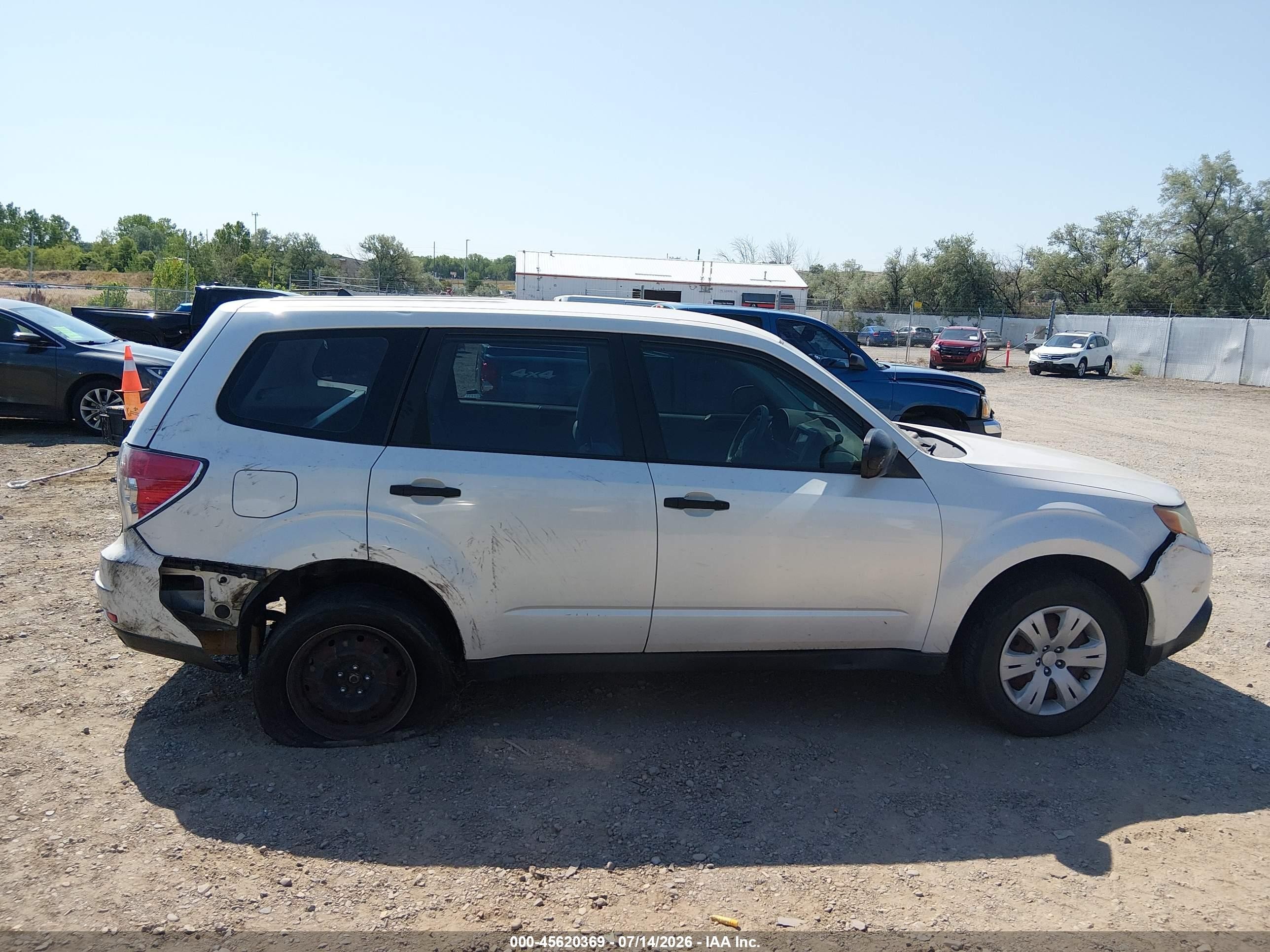 2010 Subaru Forester 2.5x Белый vin: JF2SH6AC8AH738145