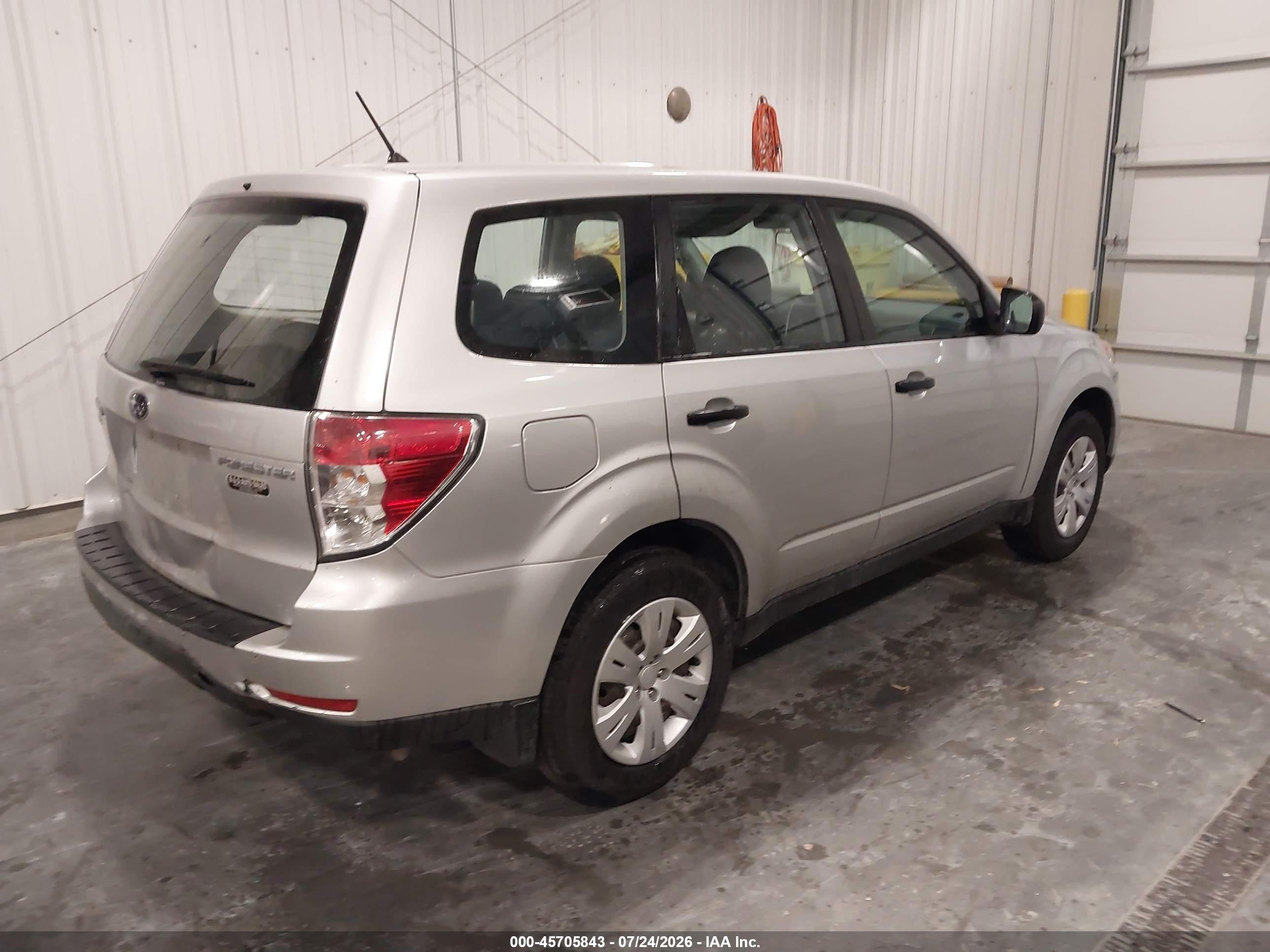 2010 Subaru Forester 2.5x Silver vin: JF2SH6AC9AH700018