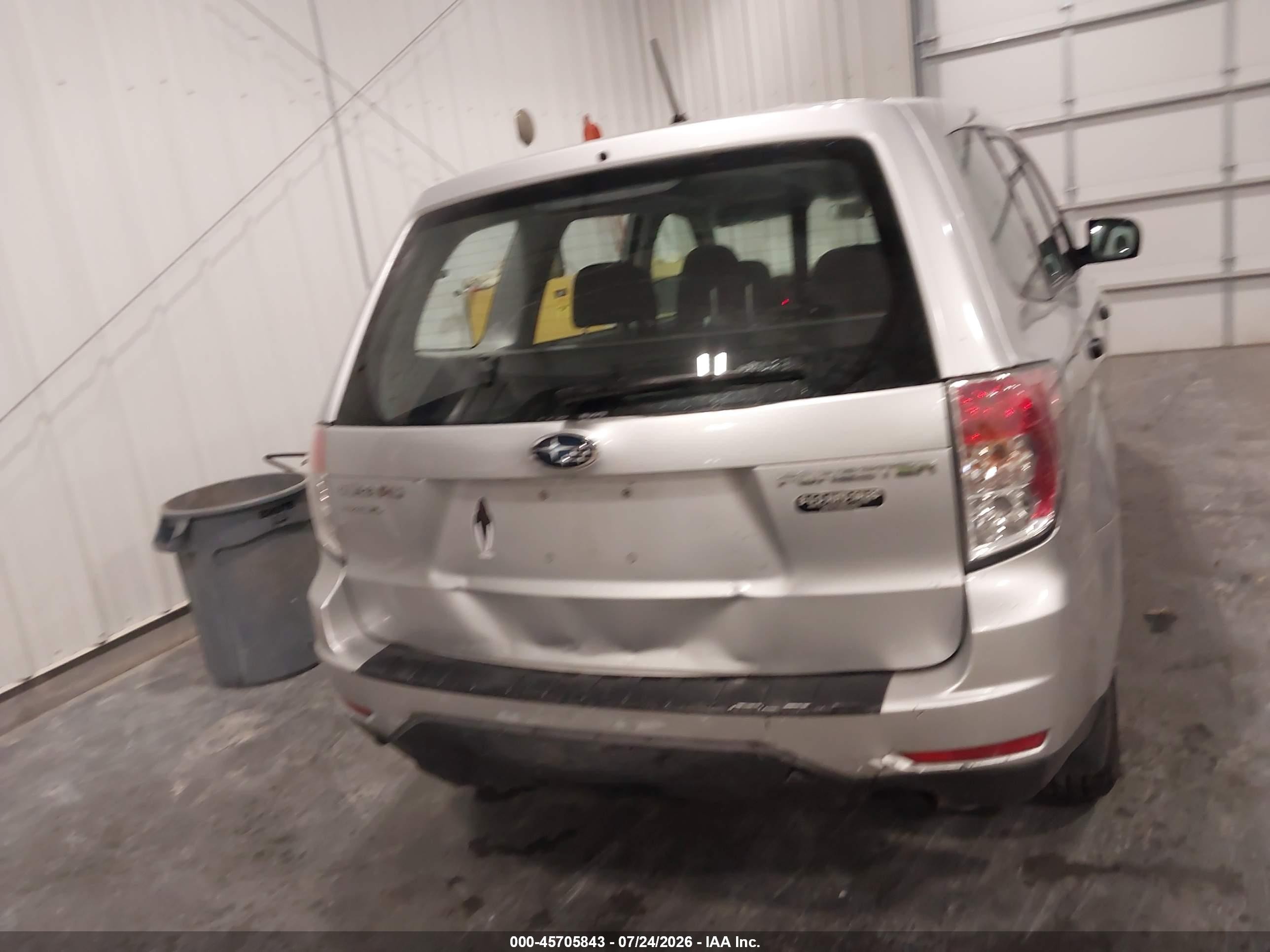 2010 Subaru Forester 2.5x Silver vin: JF2SH6AC9AH700018