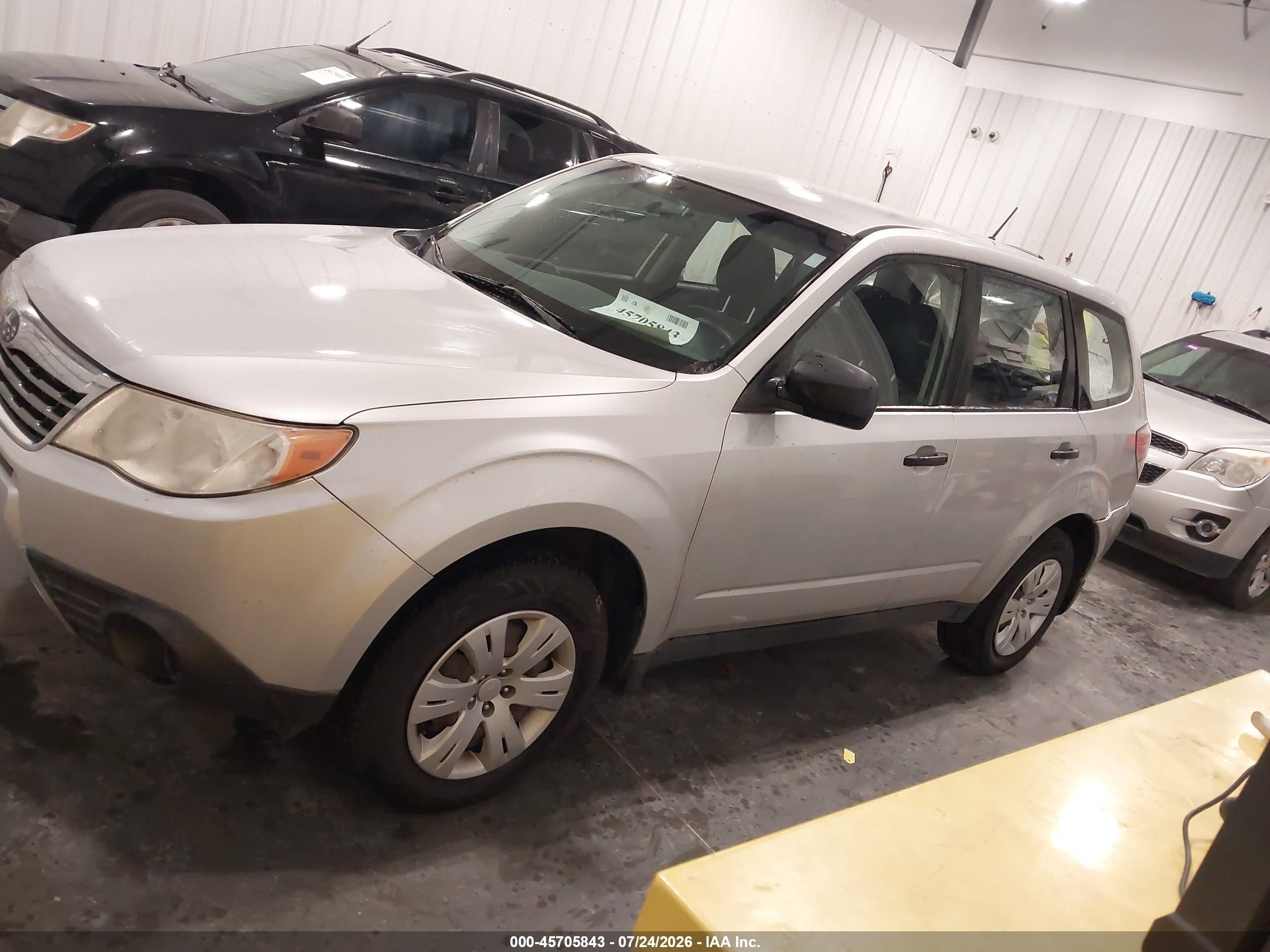 2010 Subaru Forester 2.5x Silver vin: JF2SH6AC9AH700018
