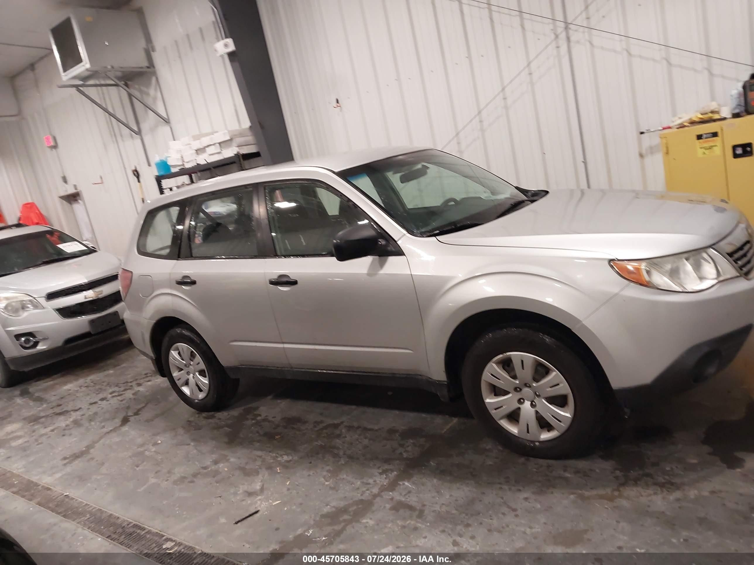 2010 Subaru Forester 2.5x Silver vin: JF2SH6AC9AH700018