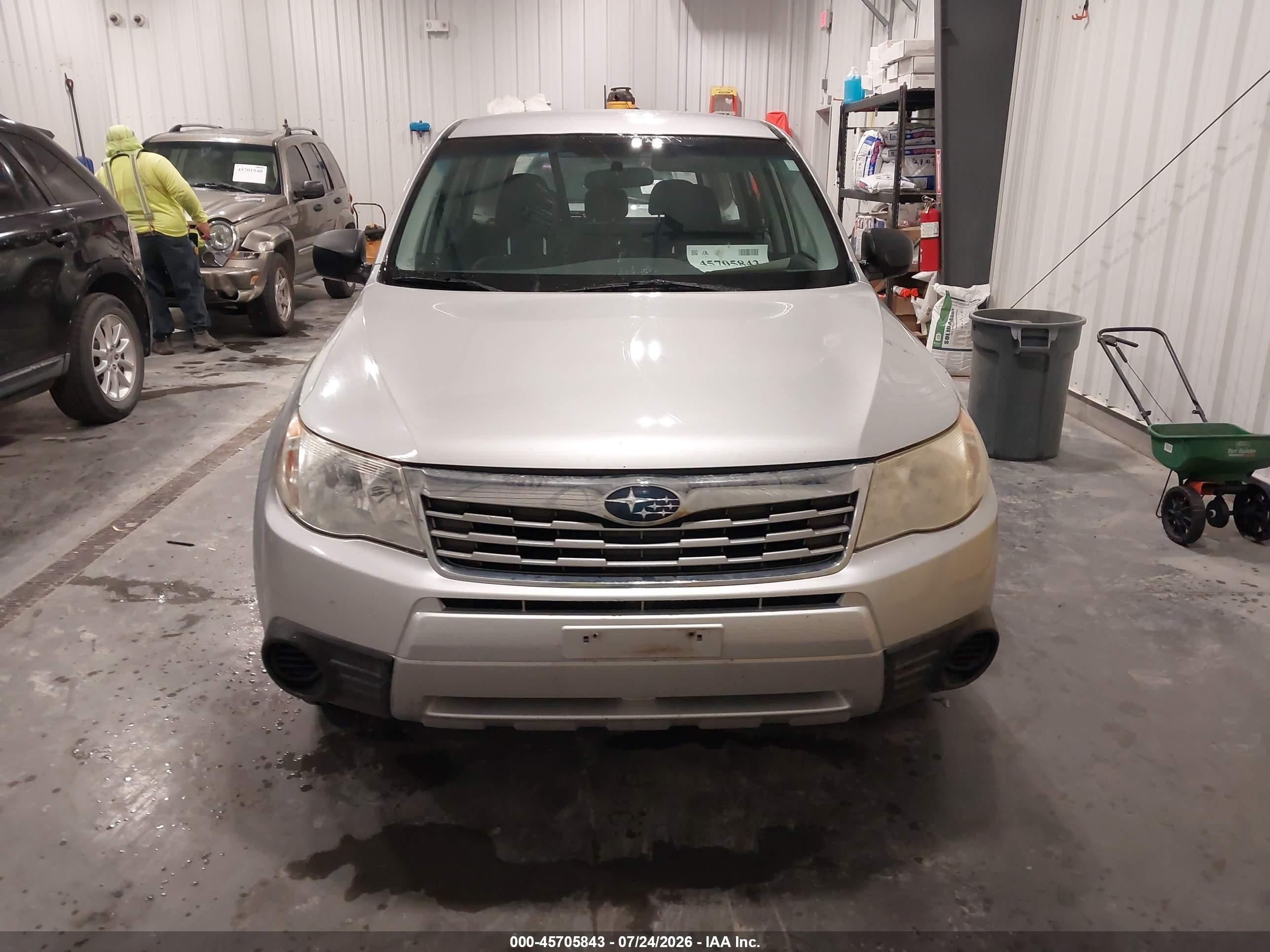 2010 Subaru Forester 2.5x Silver vin: JF2SH6AC9AH700018