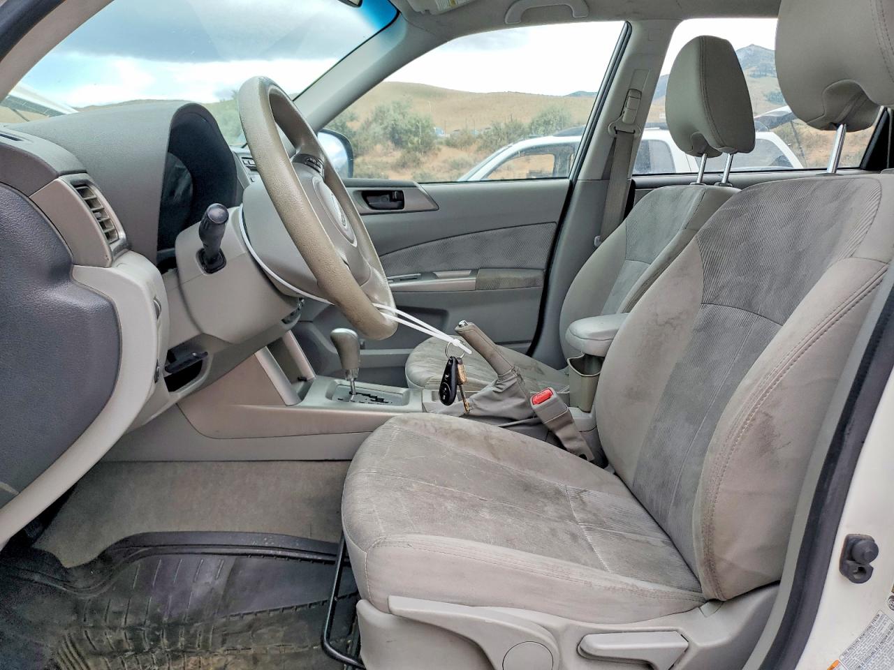 2010 Subaru Forester 2.5x White vin: JF2SH6AC9AH743824