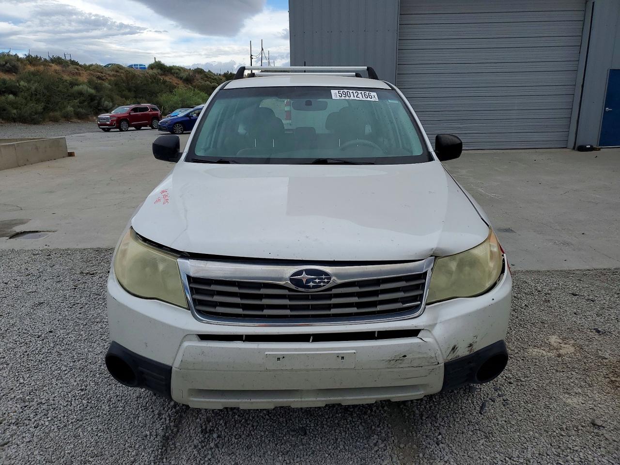 2010 Subaru Forester 2.5x White vin: JF2SH6AC9AH743824