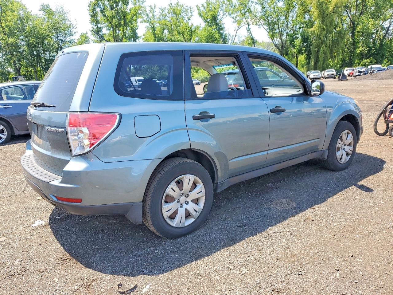 2010 Subaru Forester 2.5x Green vin: JF2SH6ACXAH704059