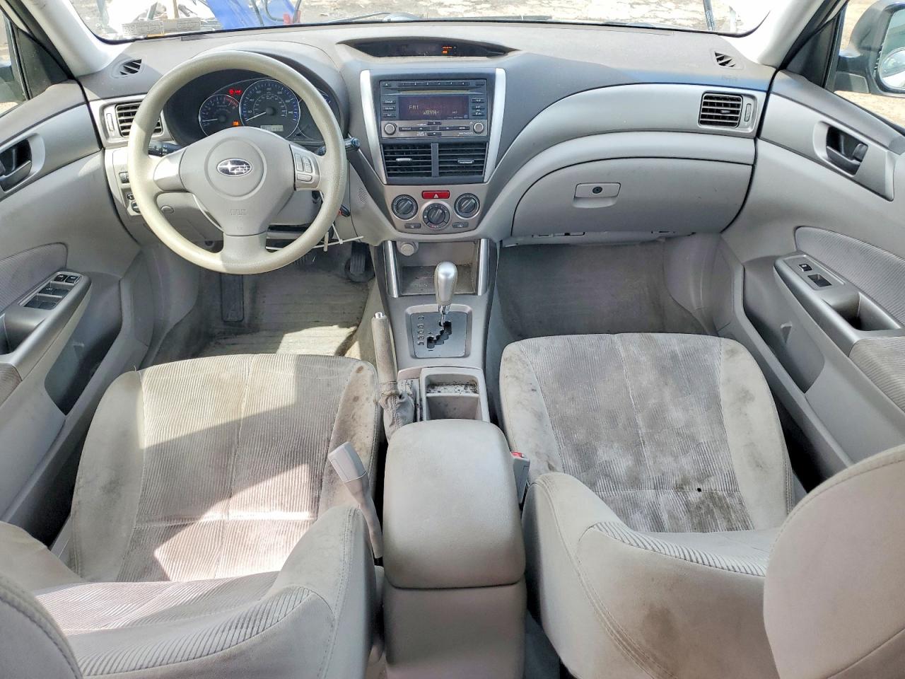 2010 Subaru Forester 2.5x White vin: JF2SH6ACXAH739409