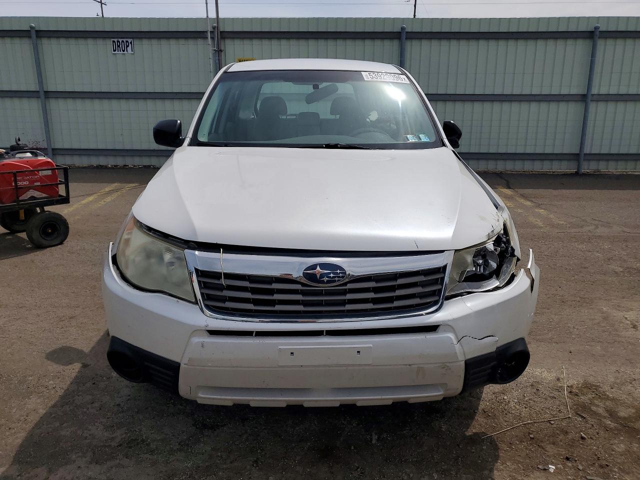 2010 Subaru Forester 2.5x White vin: JF2SH6ACXAH739409