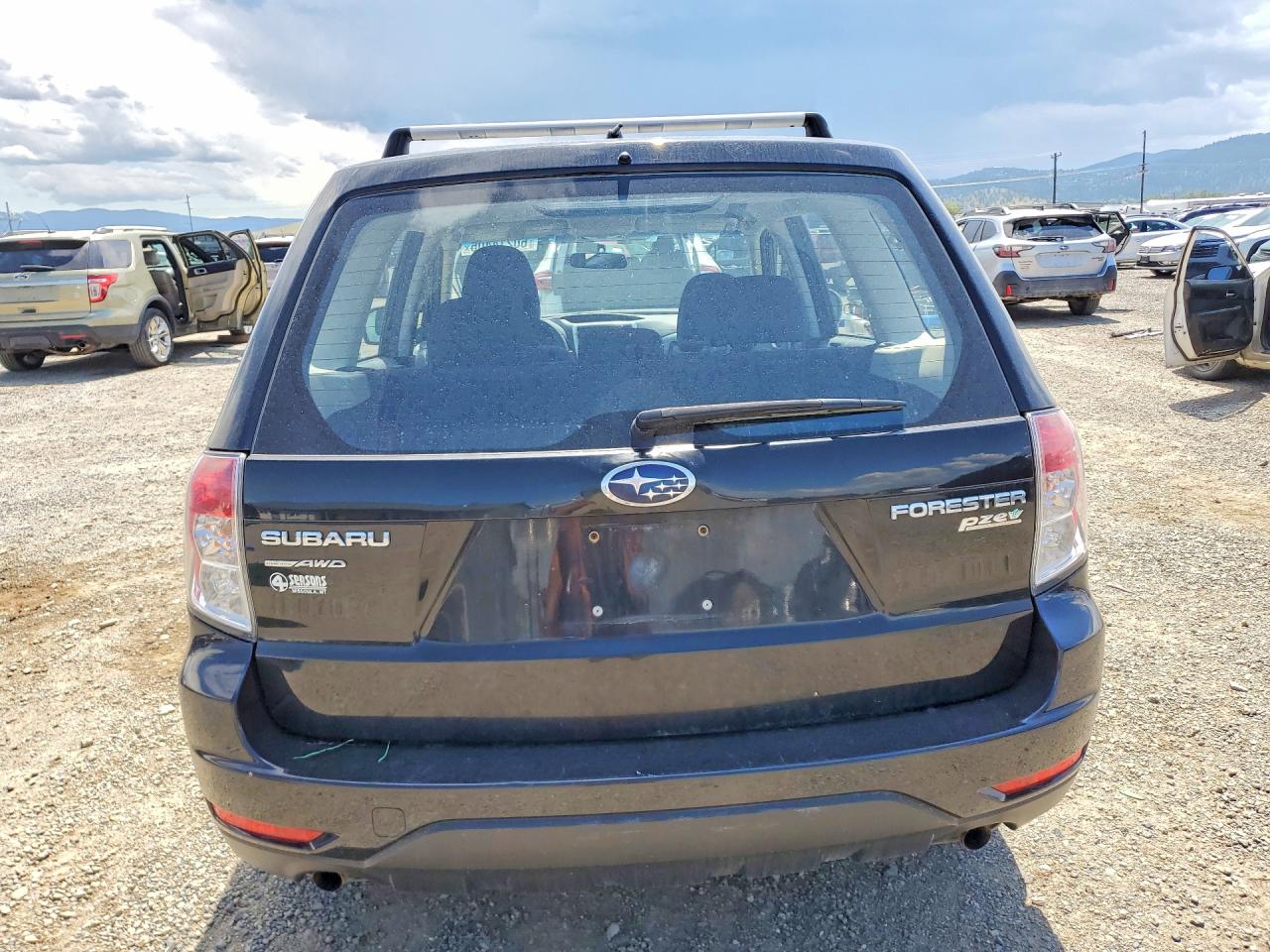 2010 Subaru Forester 2.5x Black vin: JF2SH6ACXAH743010