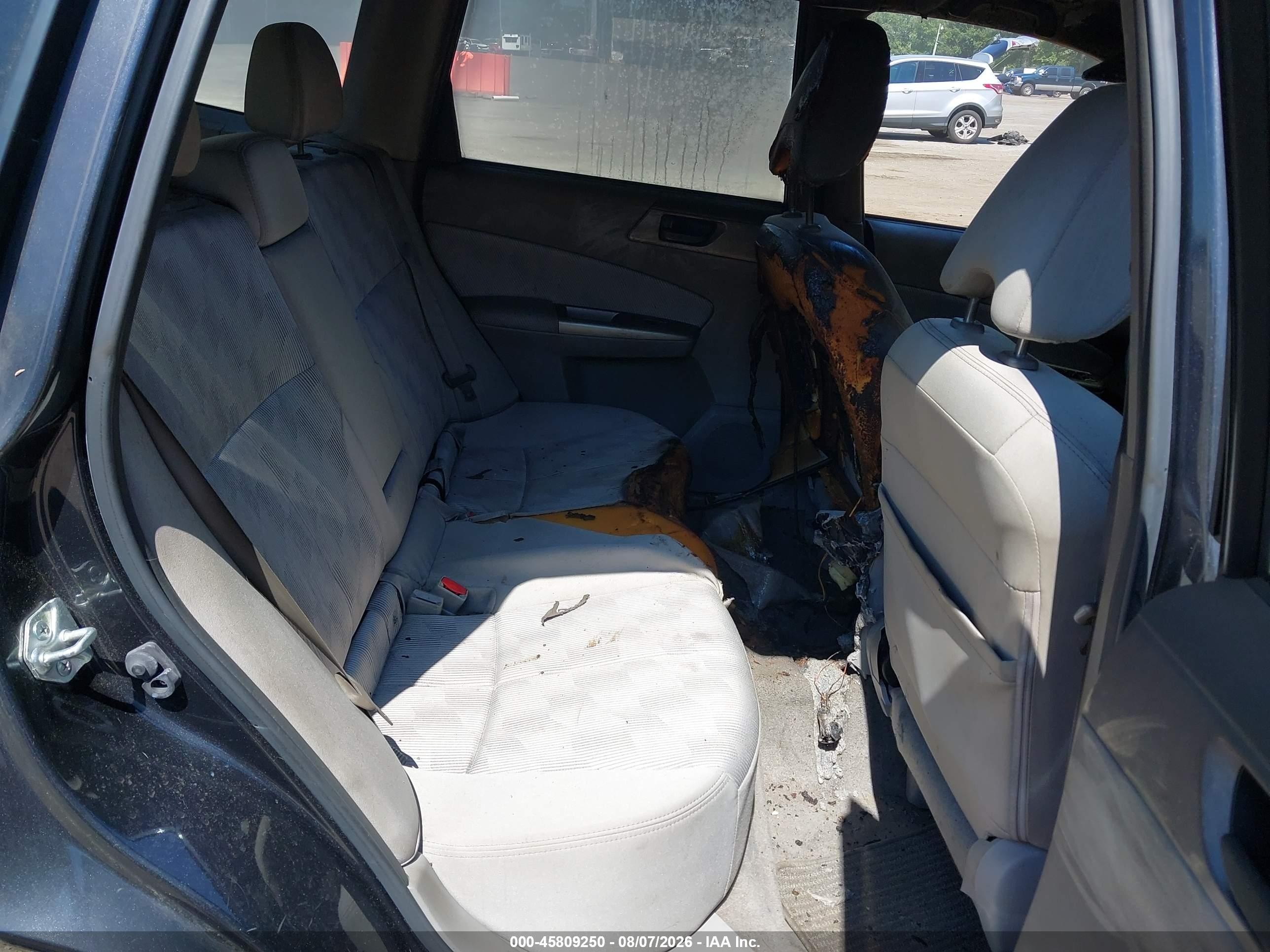 2010 Subaru Forester 2.5x Gray vin: JF2SH6BC0AH913048