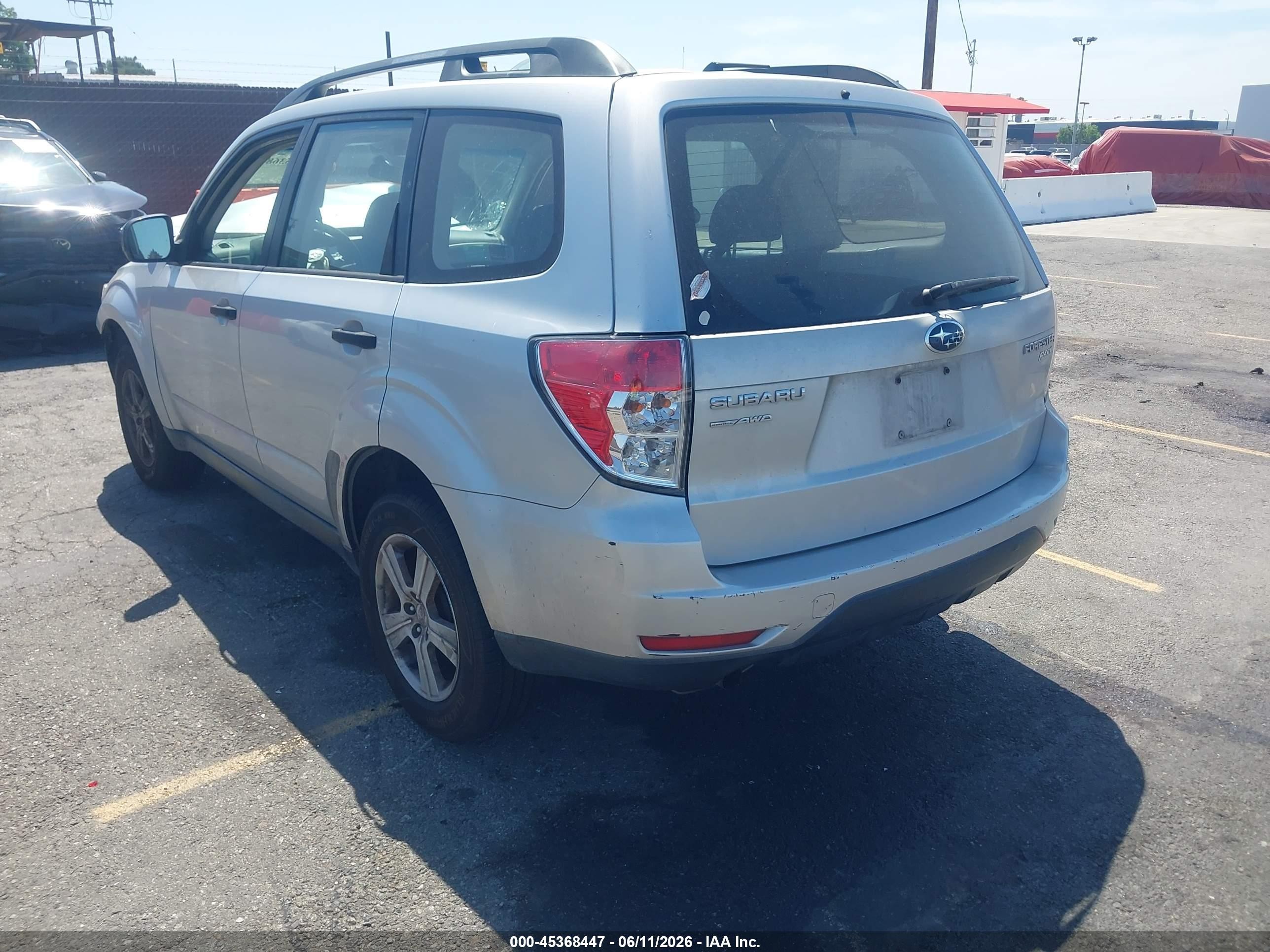 2010 Subaru Forester 2.5x Silver vin: JF2SH6BC1AH906707