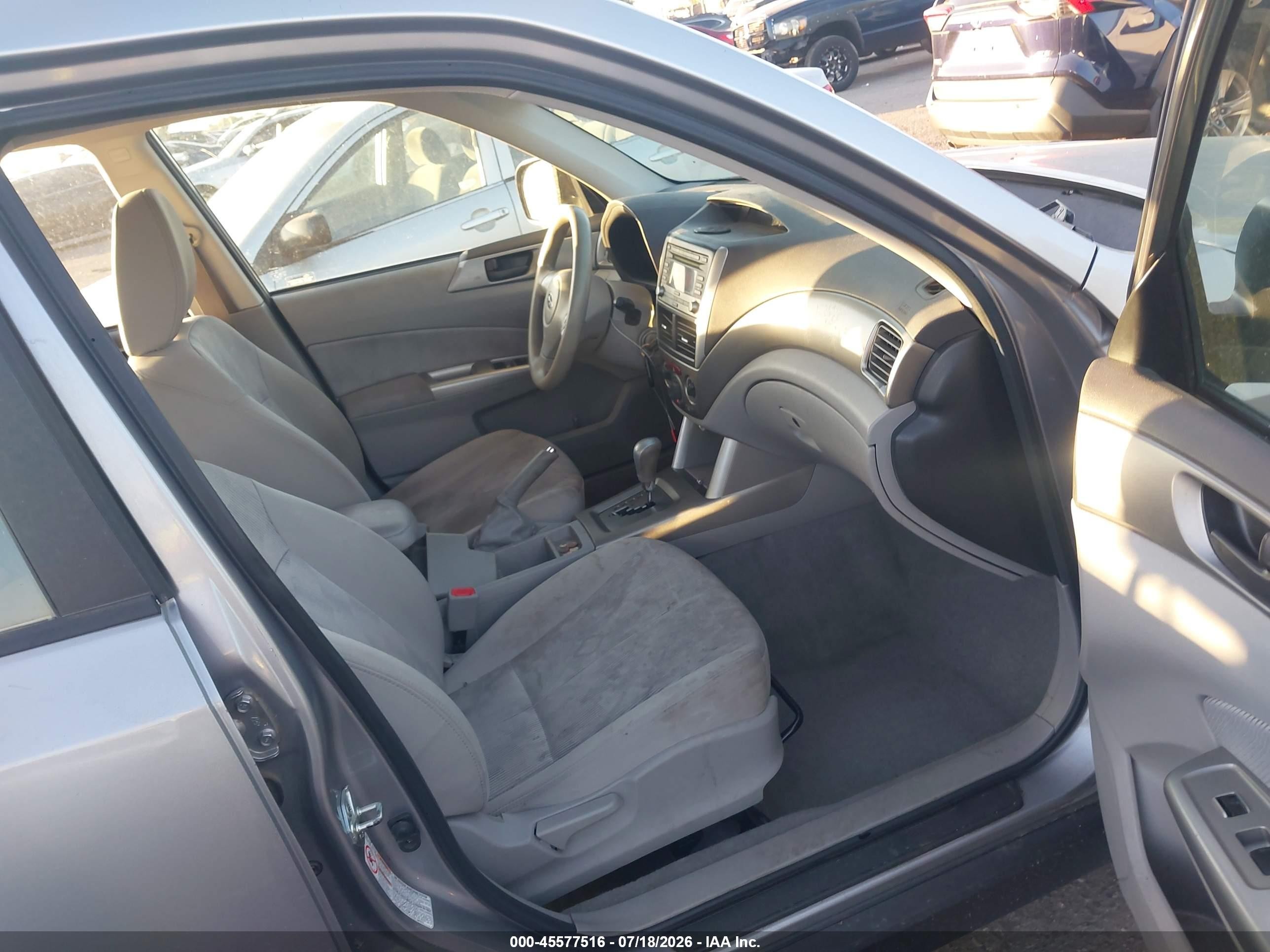 2010 Subaru Forester 2.5x Silver vin: JF2SH6BC2AH769342