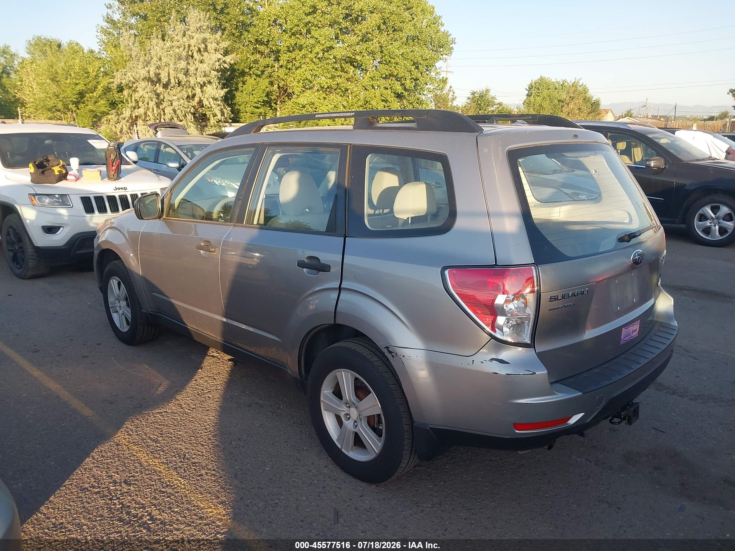 2010 Subaru Forester 2.5x Silver vin: JF2SH6BC2AH769342