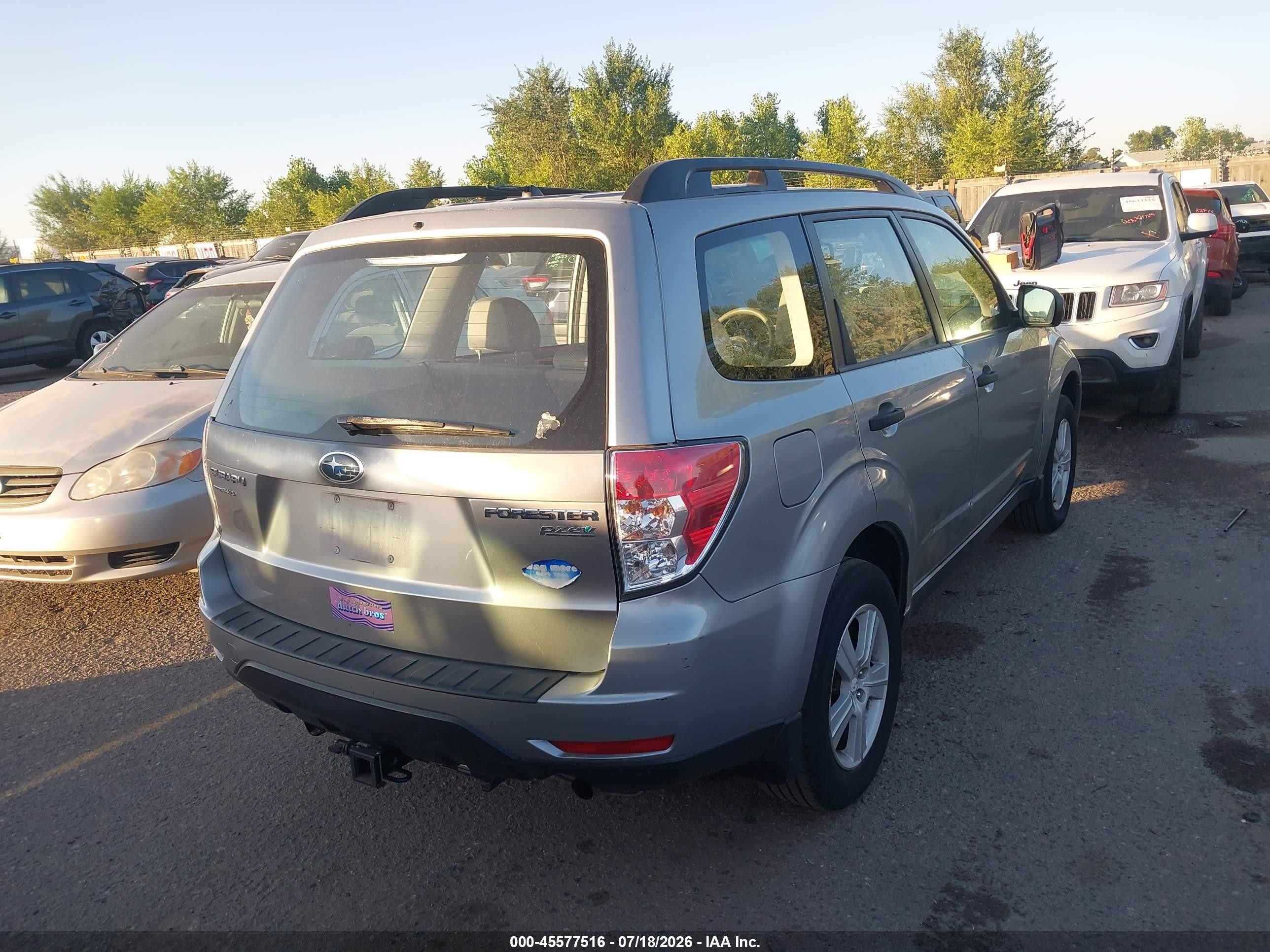 2010 Subaru Forester 2.5x Silver vin: JF2SH6BC2AH769342