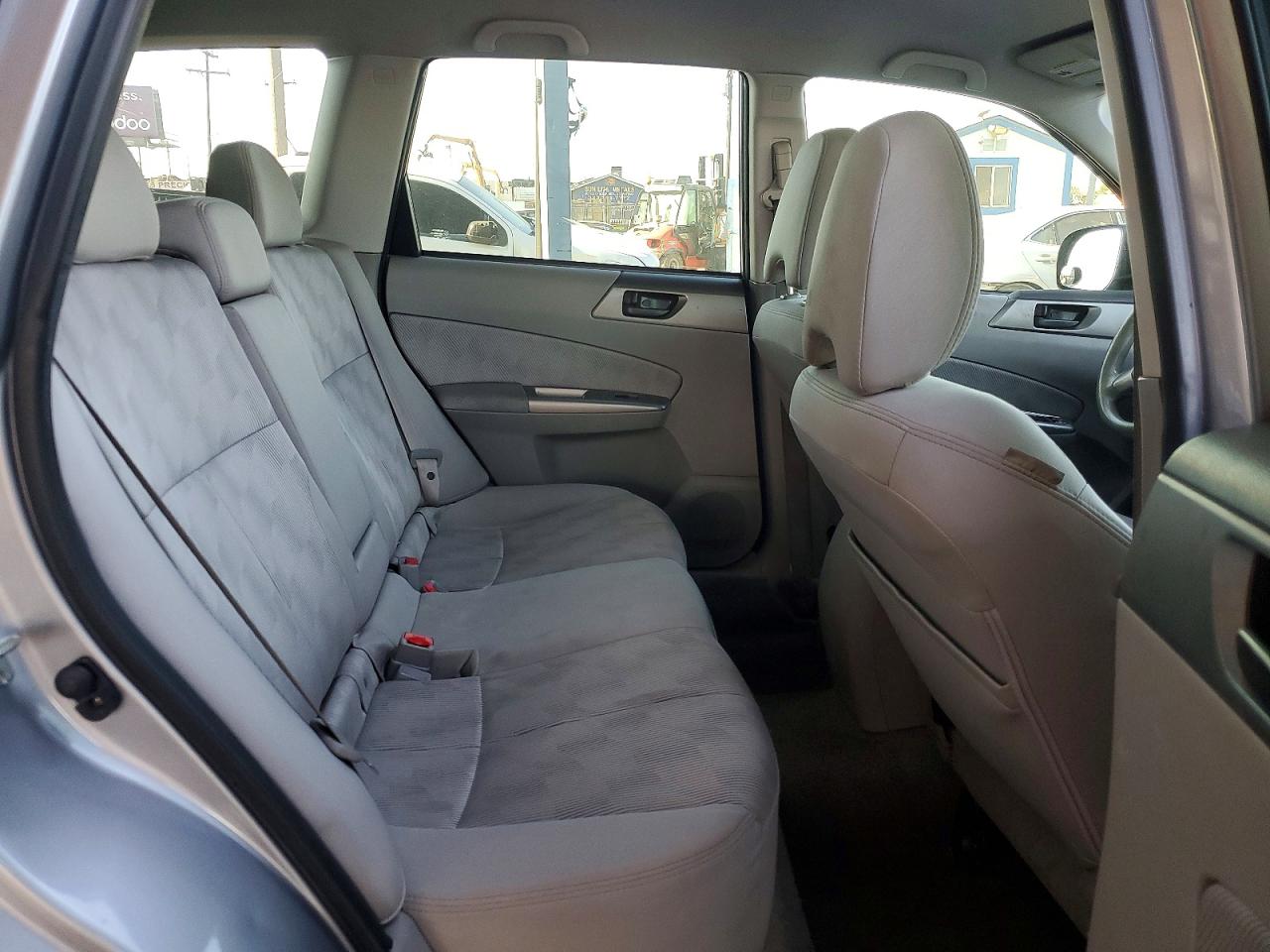 2010 Subaru Forester Xs Silver vin: JF2SH6BC2AH773567