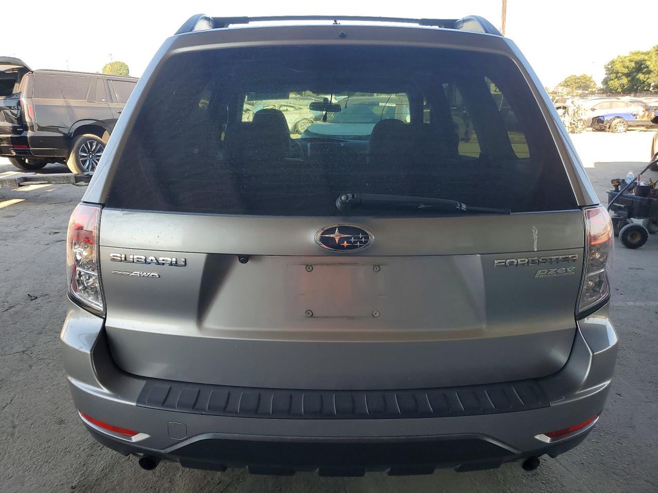 2010 Subaru Forester Xs Silver vin: JF2SH6BC2AH773567