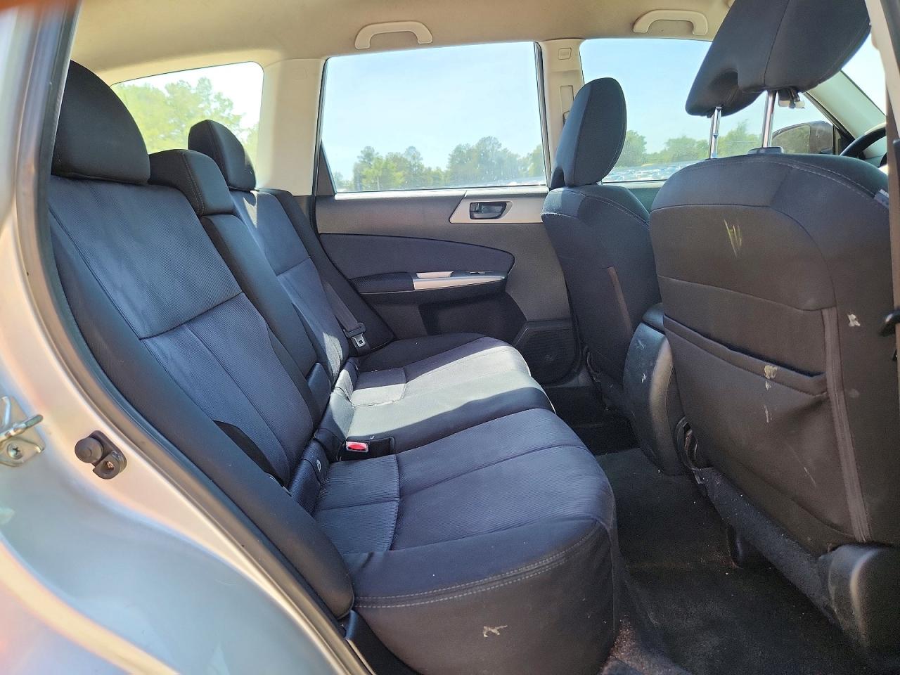 2010 Subaru Forester Xs Silver vin: JF2SH6BC2AH792538
