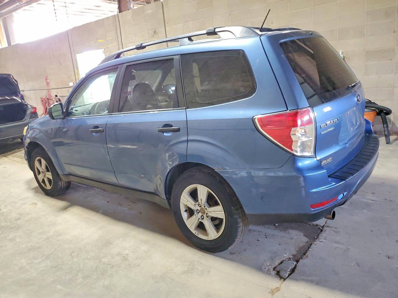 2010 Subaru Forester Xs Blue vin: JF2SH6BC2AH796895