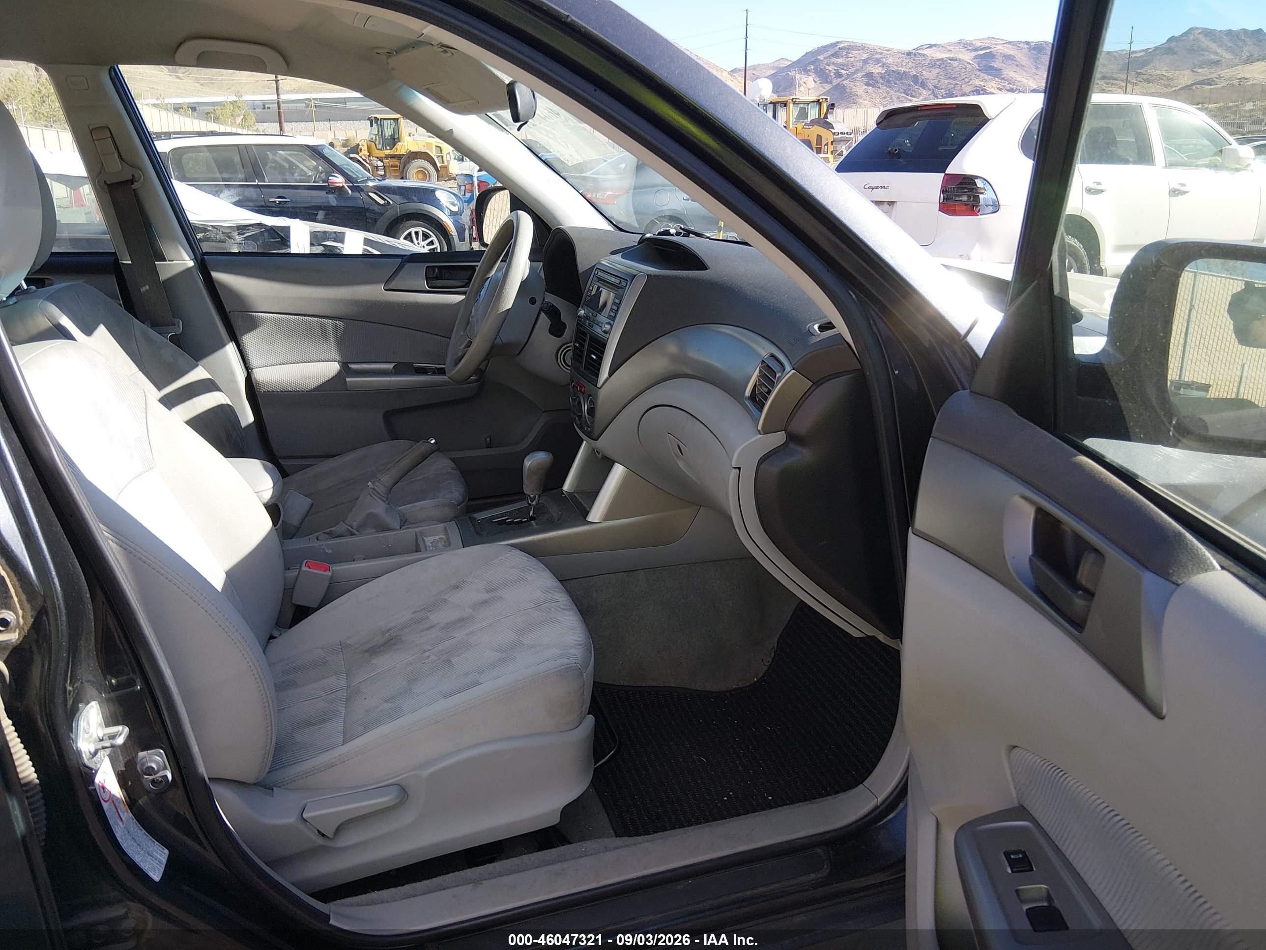 2010 Subaru Forester 2.5x Gray vin: JF2SH6BC2AH904187
