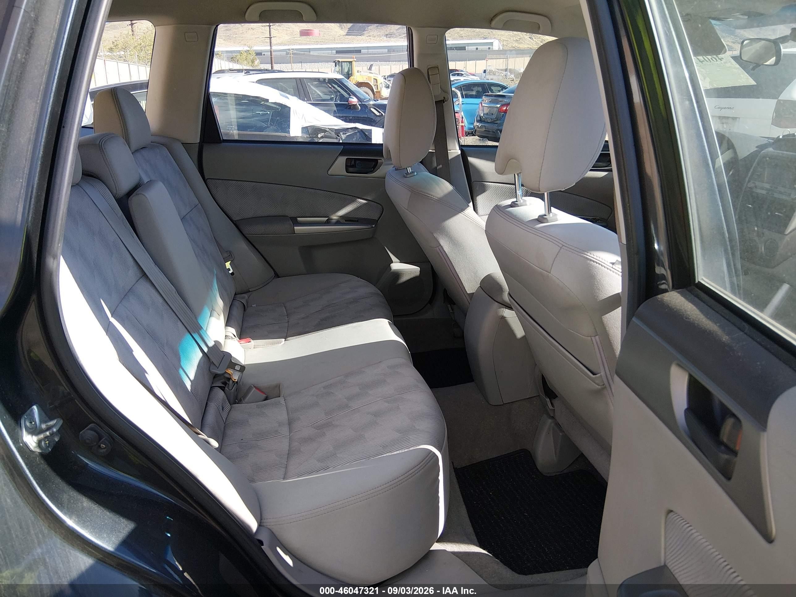 2010 Subaru Forester 2.5x Gray vin: JF2SH6BC2AH904187