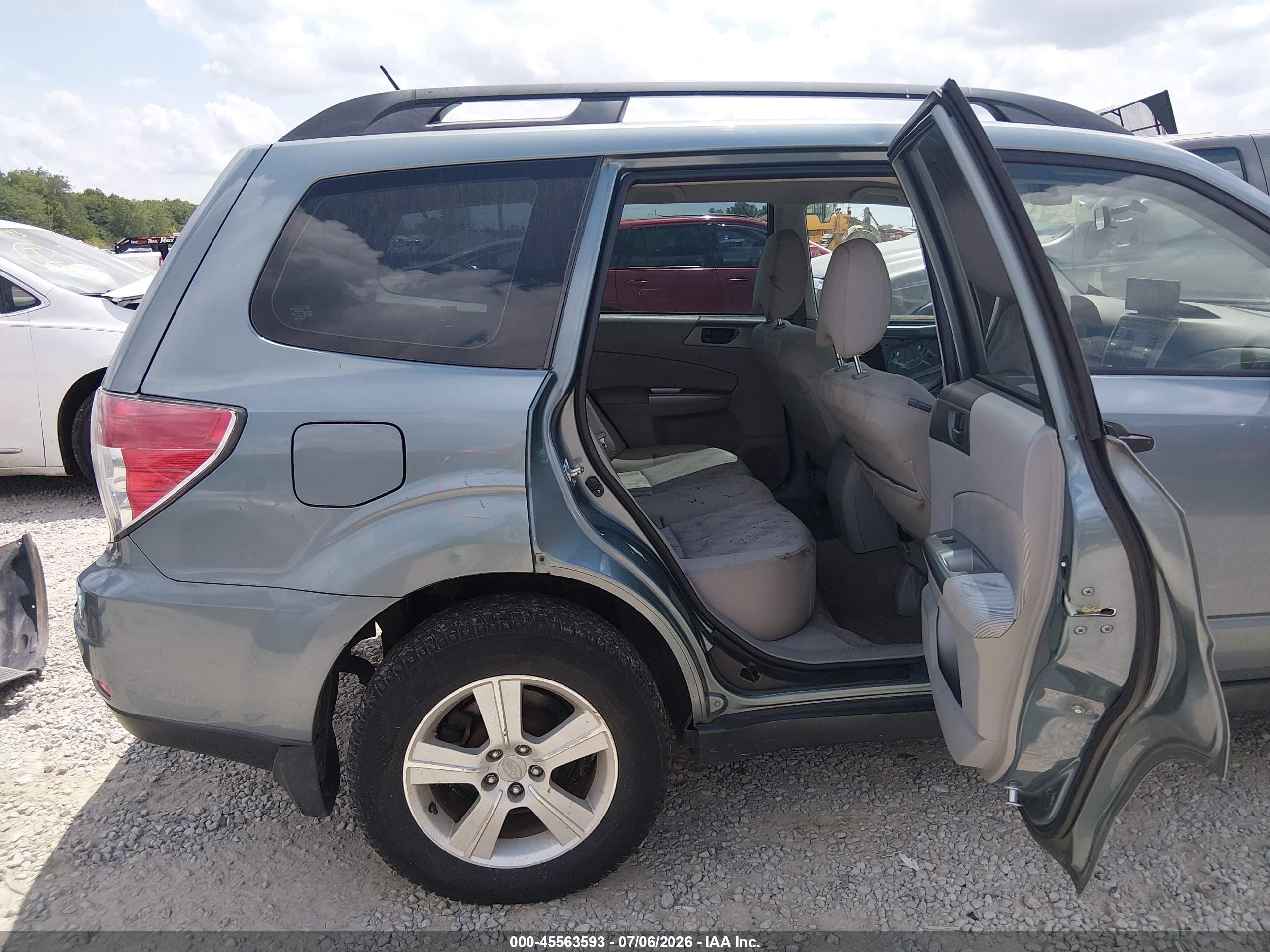 2010 Subaru Forester 2.5x Teal vin: JF2SH6BC3AH902108