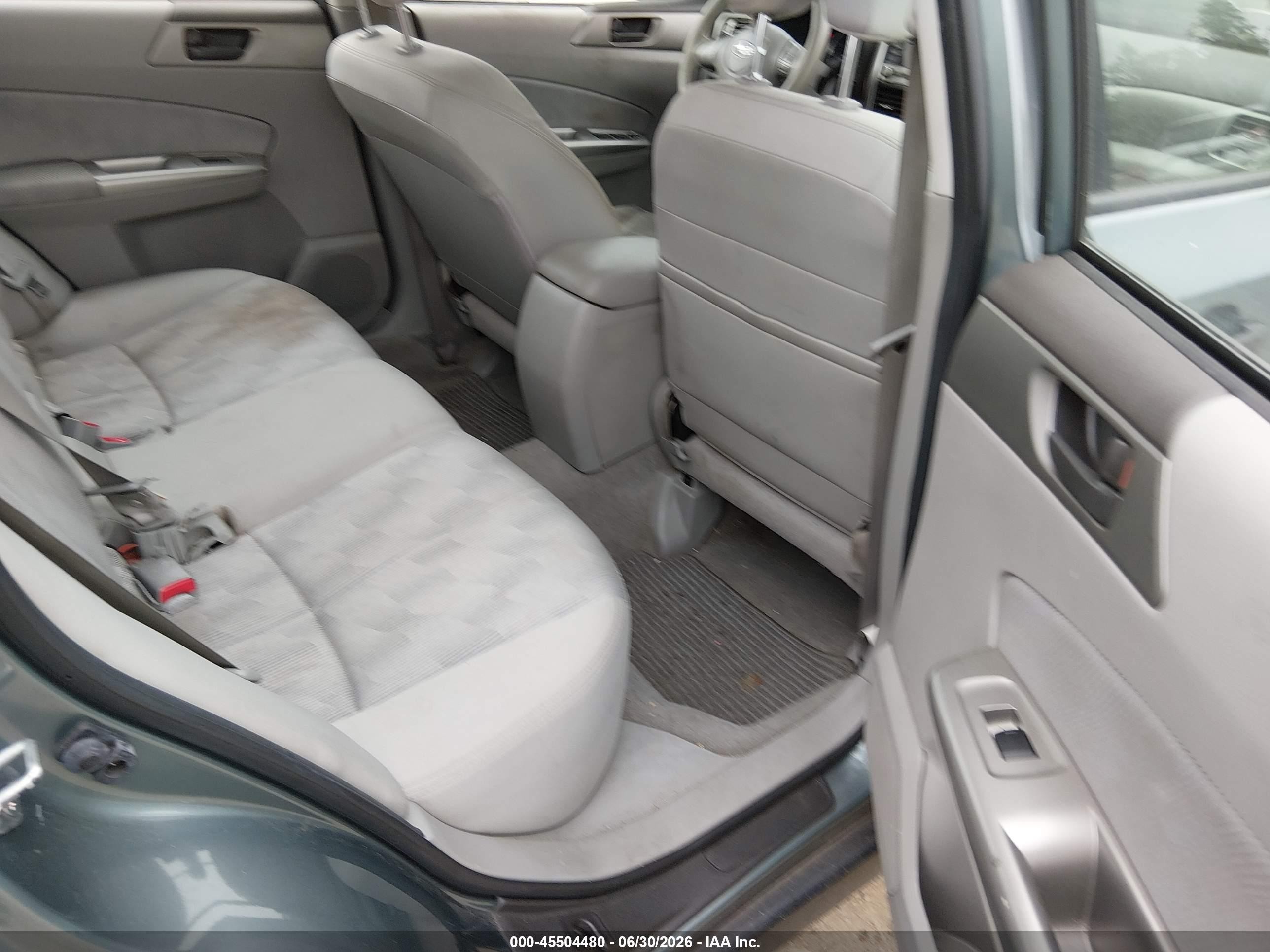 2010 Subaru Forester 2.5x Green vin: JF2SH6BC3AH904330