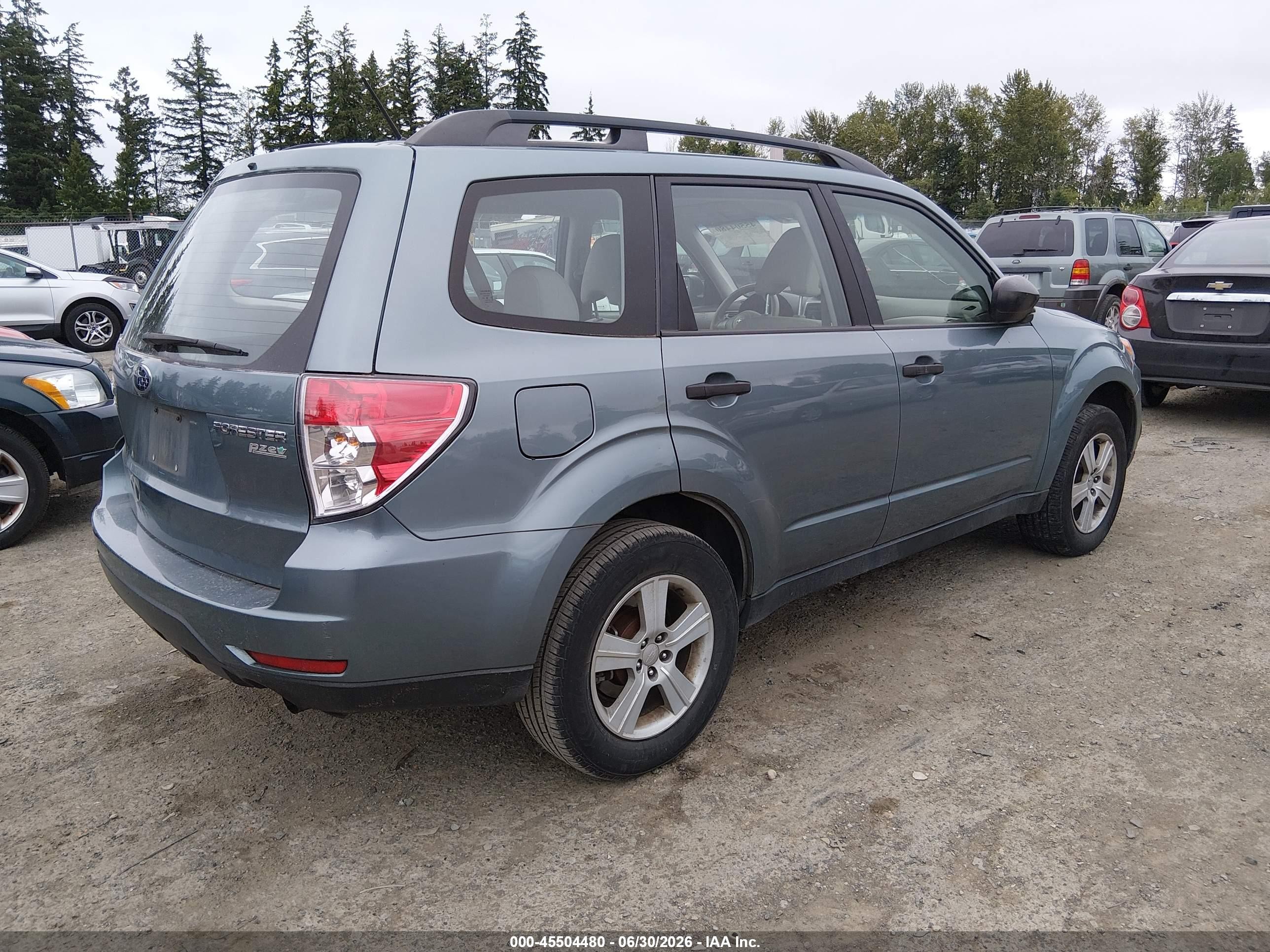 2010 Subaru Forester 2.5x Green vin: JF2SH6BC3AH904330