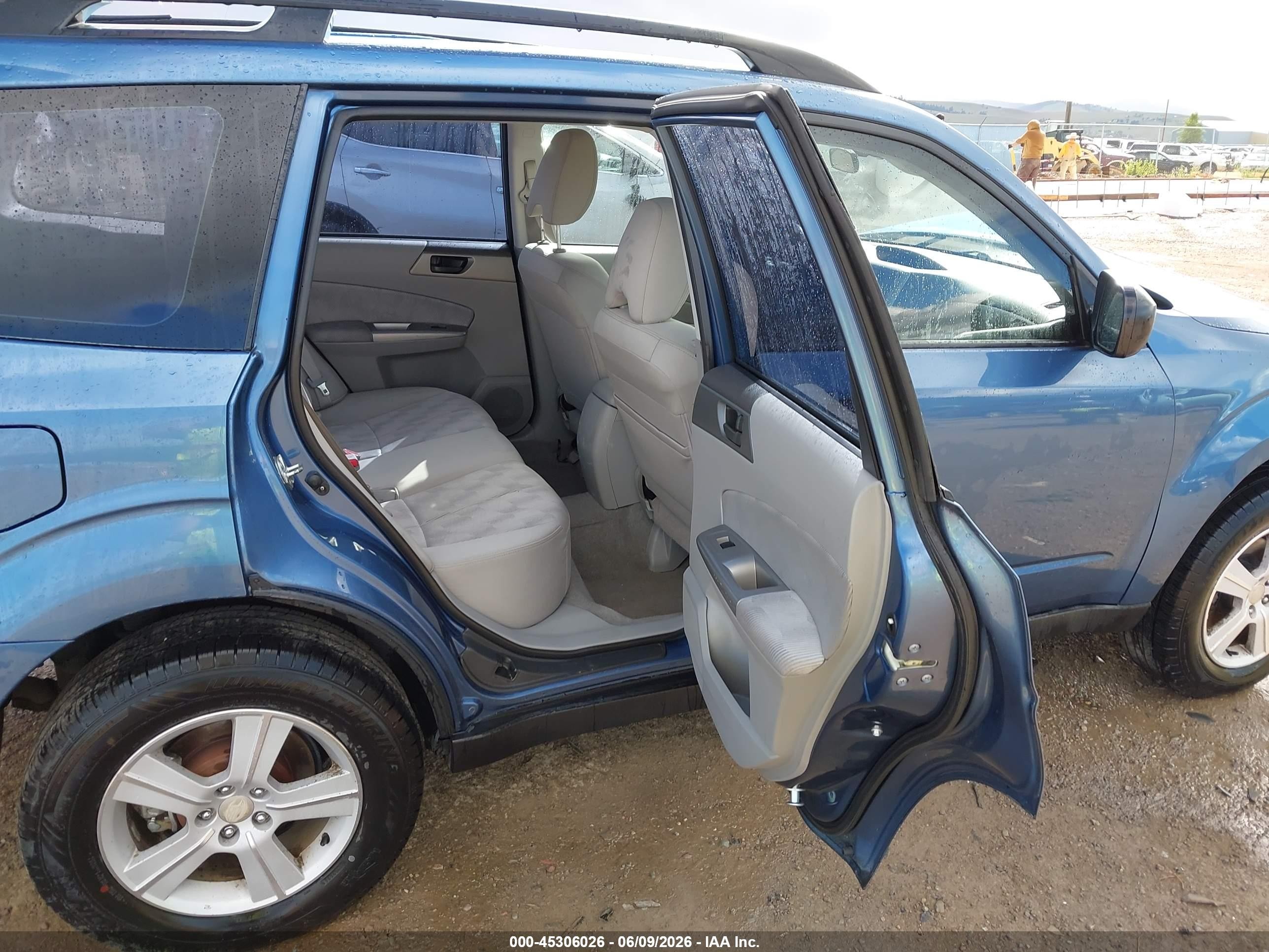 2010 Subaru Forester 2.5x Blue vin: JF2SH6BC4AH916678