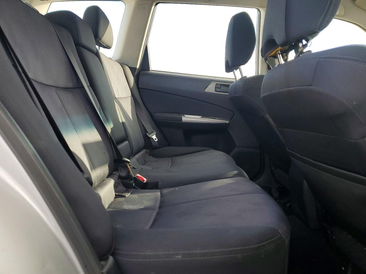 2010 Subaru Forester Xs Silver vin: JF2SH6BC4AH917331