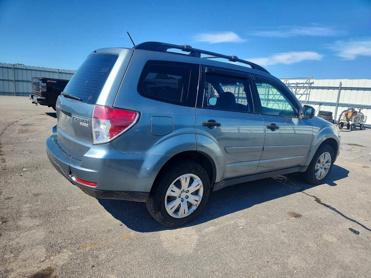 2010 Subaru Forester Xs Blue vin: JF2SH6BC6AH779811