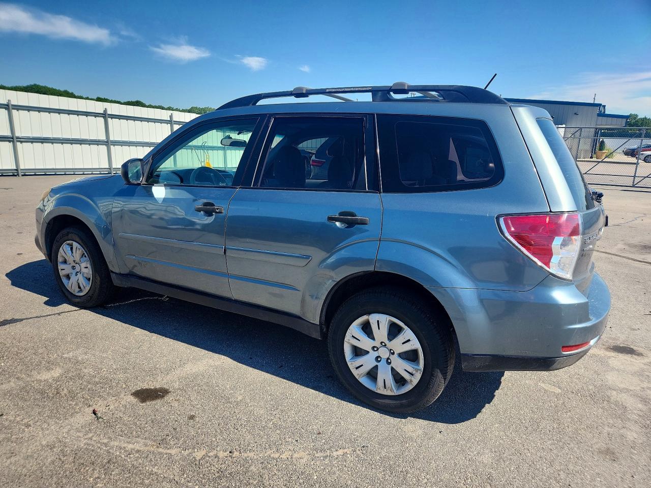 2010 Subaru Forester Xs Blue vin: JF2SH6BC6AH779811